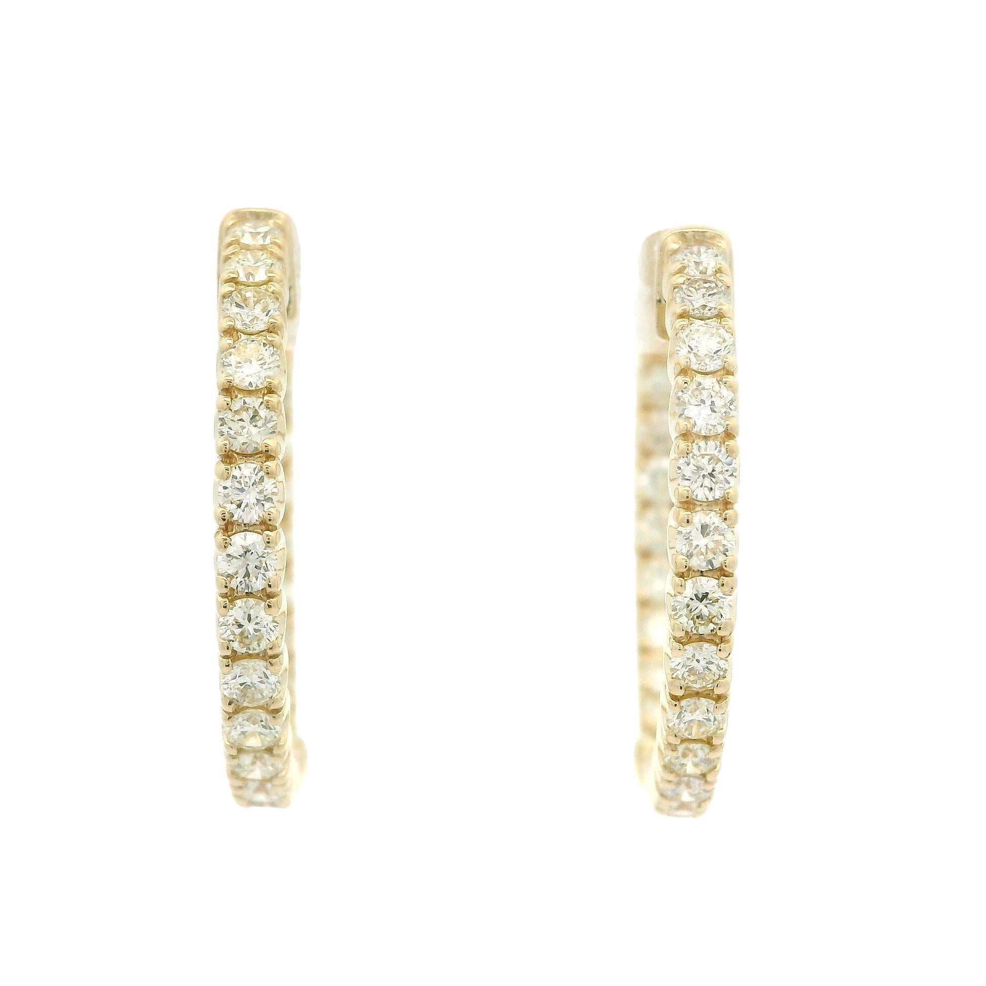 Taglio brillante New 14k Yellow Gold 1.71ctw Diamond In & Out Fancy Hoop Earrings w/ Push Clasp in vendita