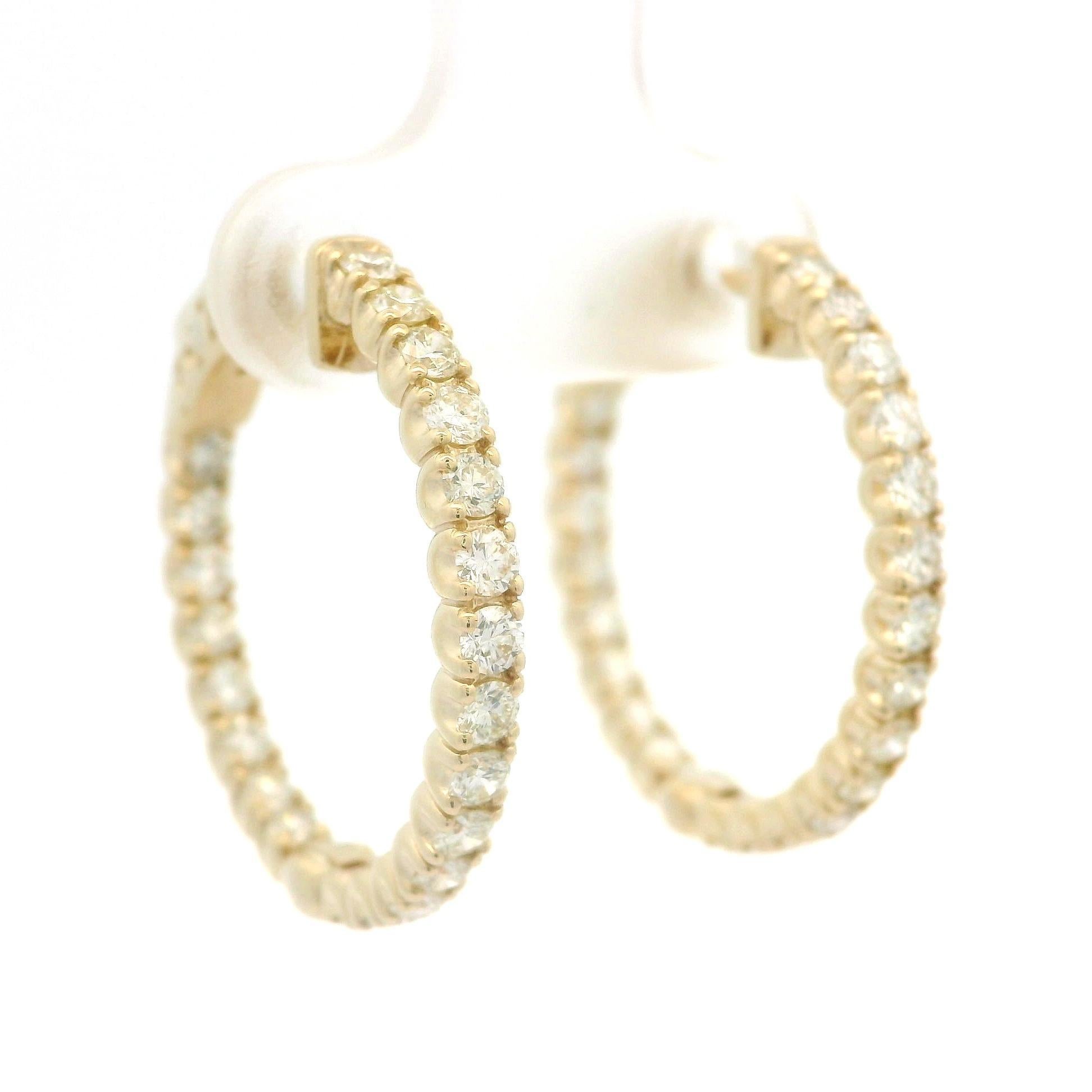 New 14k Yellow Gold 1.71ctw Diamond In & Out Fancy Hoop Earrings w/ Push Clasp In condizioni Nuovo in vendita a Montclair, NJ