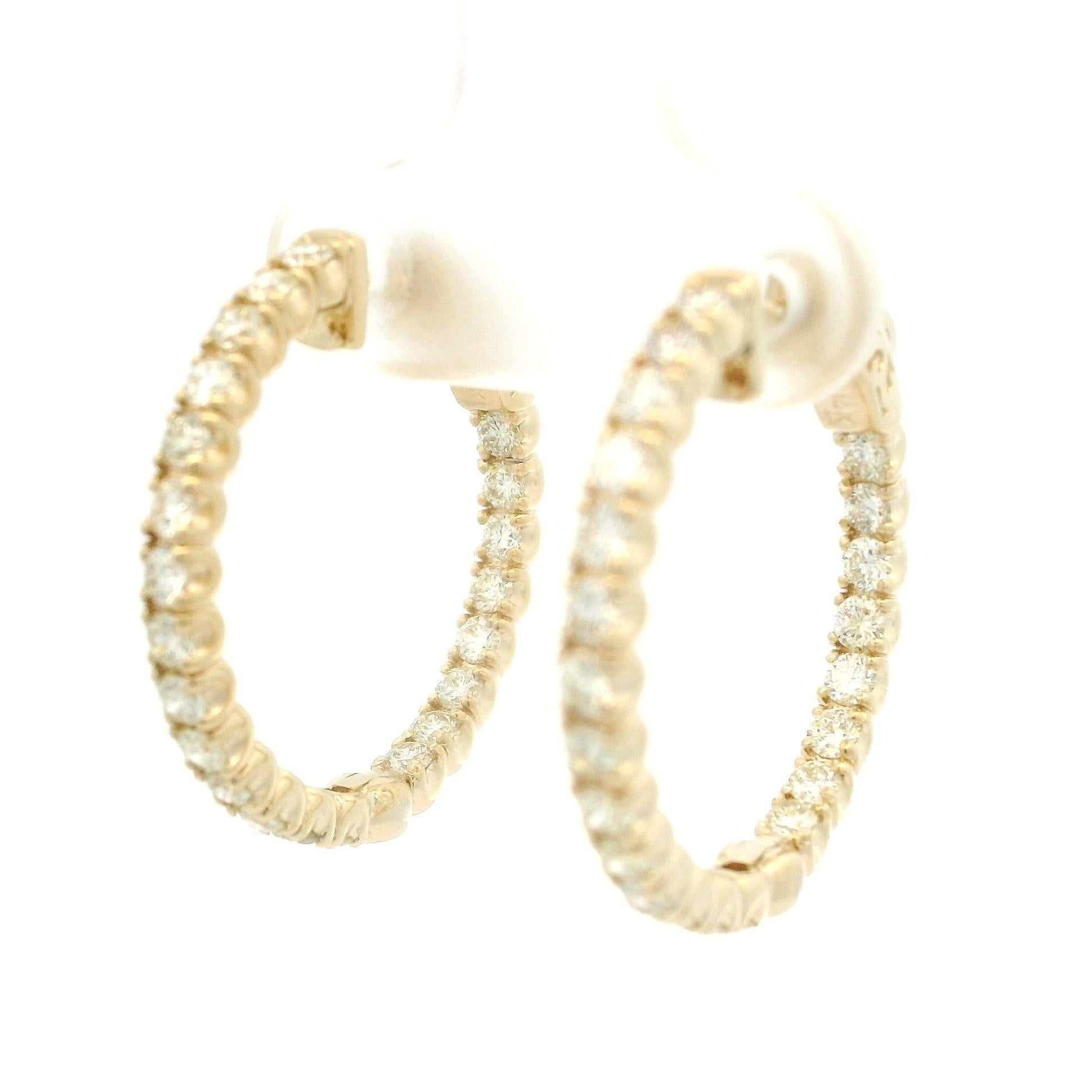 New 14k Yellow Gold 1.71ctw Diamond In & Out Fancy Hoop Earrings w/ Push Clasp in vendita 2