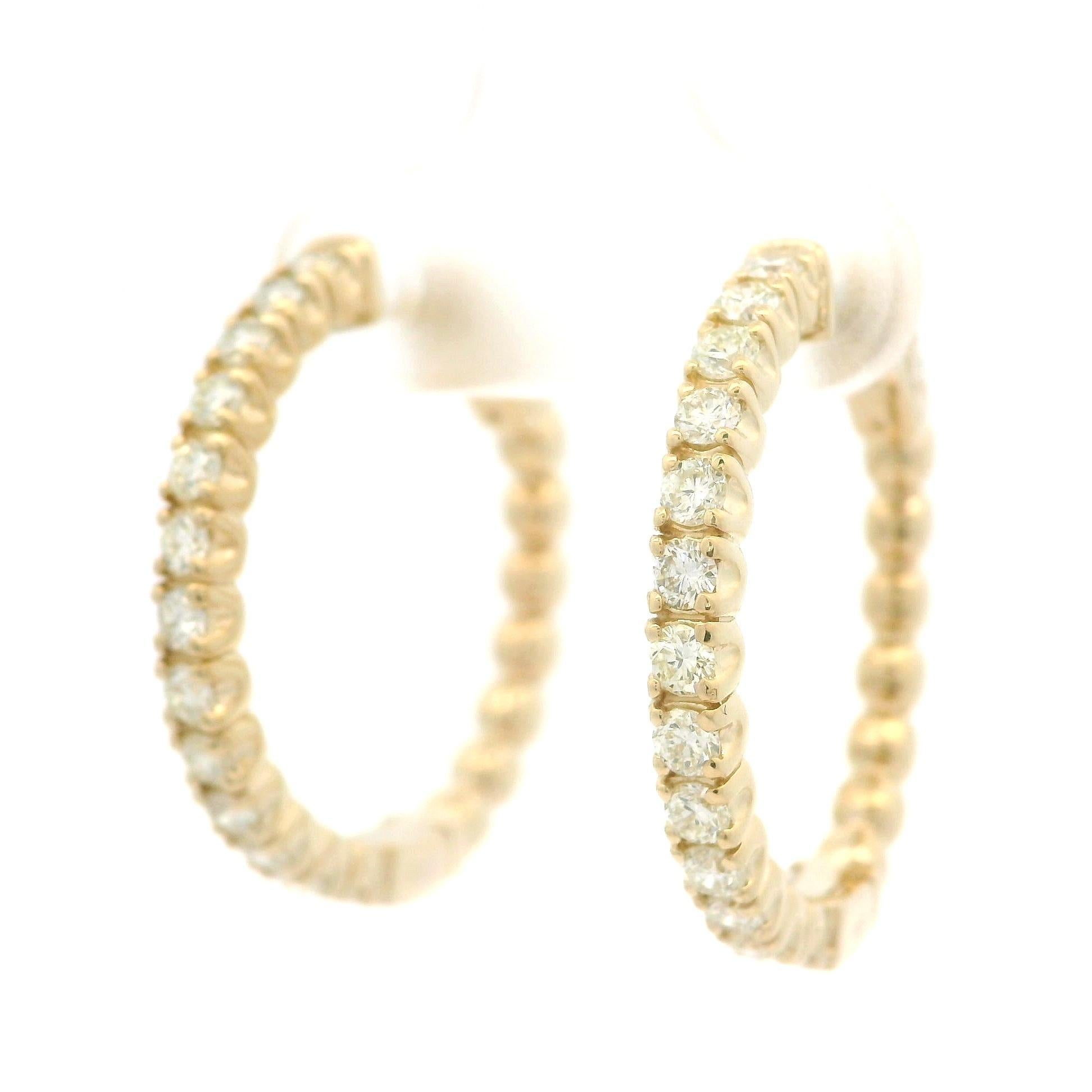 -Stein(e)-
(26) Natürliche Echte Diamanten - Runder Brillantschliff - Zinkenbesatz - Farbe I/J - Reinheit VS1/VS2 - 1,0ctw (genau)

MATERIAL: Massives 14K Gelbgold
Gewicht: 7,7 Gramm
Rückwand: Druckknopfverschluss (Ohrlöcher