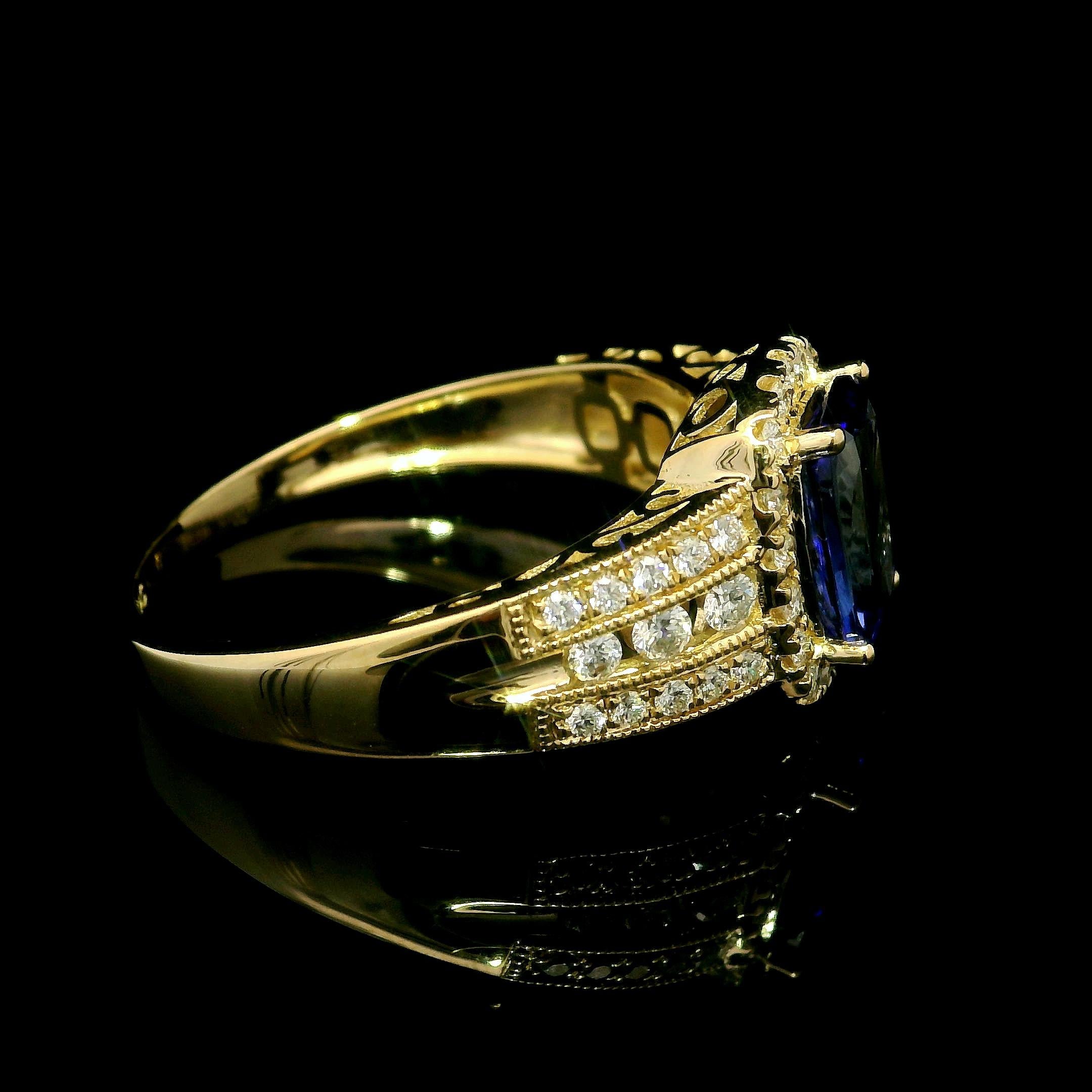 Bague cocktail solitaire de 2,27 ctw en or jaune 14 carats avec tanzanite coussin et diamants en vente 8