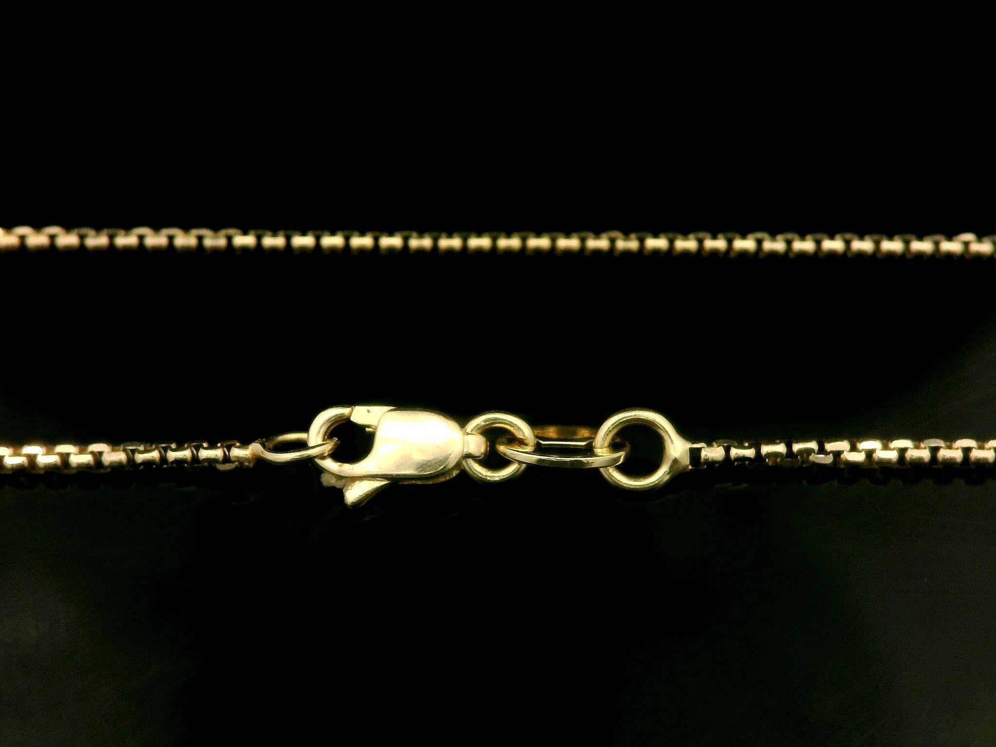Material: Oro amarillo macizo de 14 quilates
Peso: 4,43 gramos
Tipo de cadena: 24