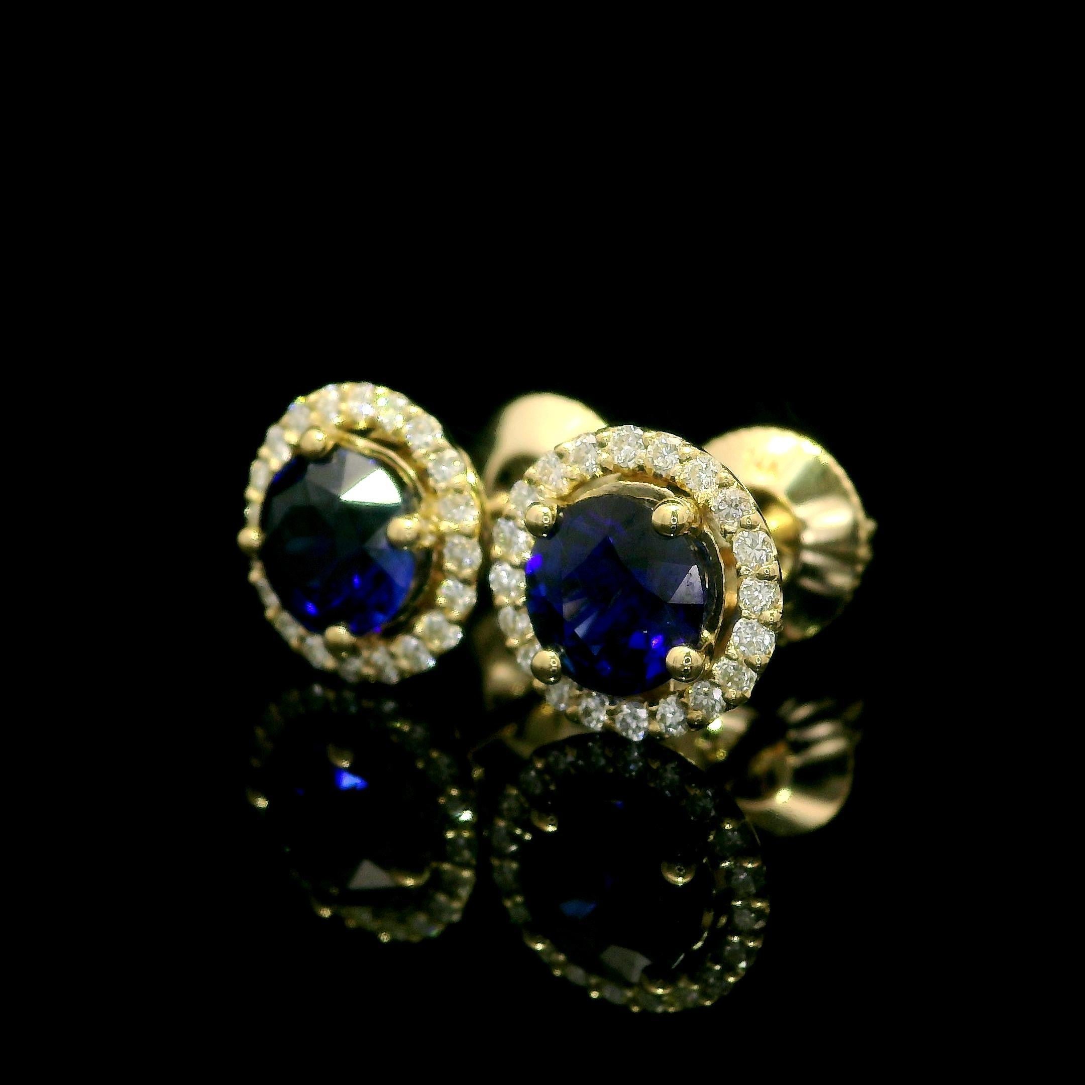 Taille brillant Clous d'oreilles en or jaune 14 carats avec saphirs 2,51 carats et diamants halo en vente