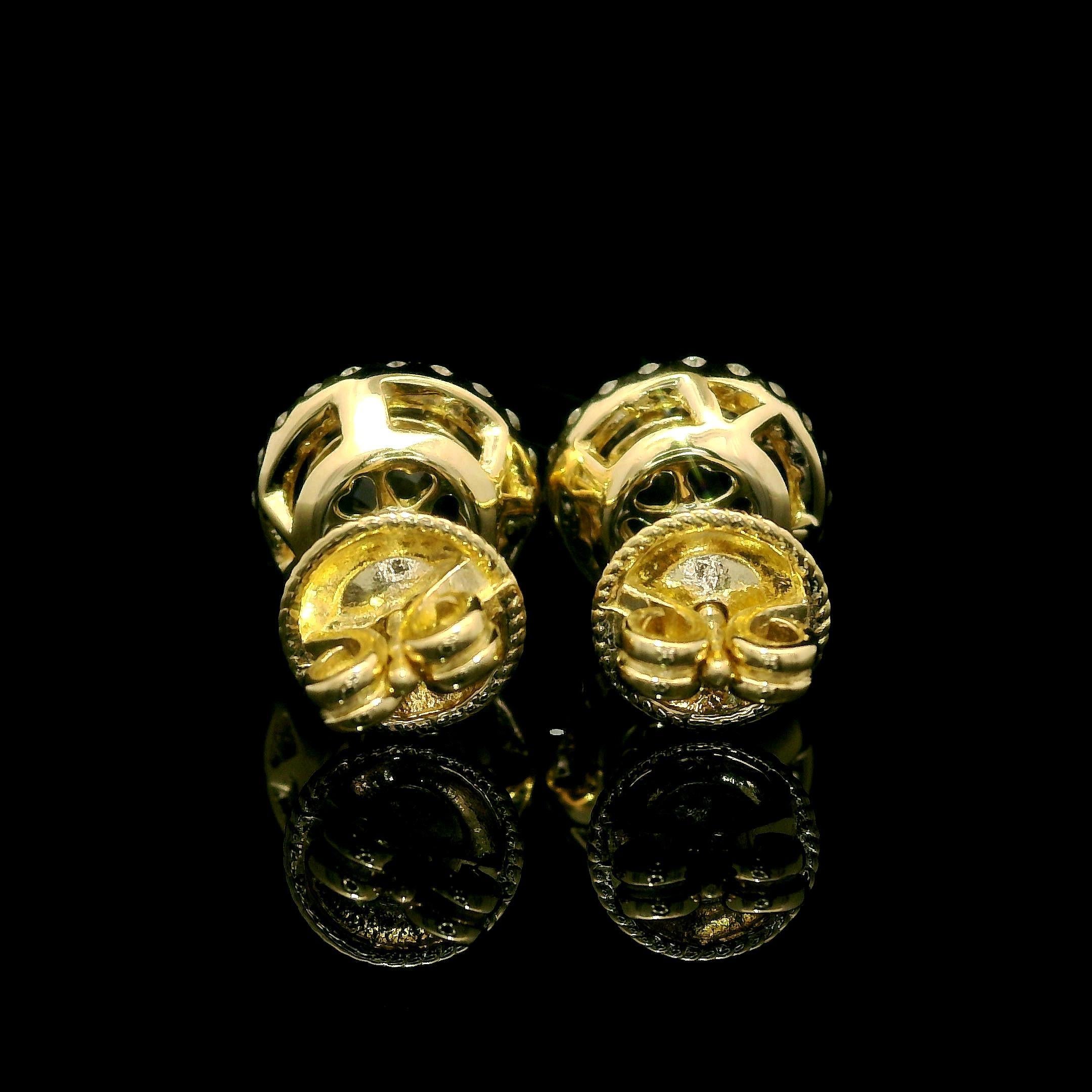 Clous d'oreilles en or jaune 14 carats avec saphirs 2,51 carats et diamants halo Neuf - En vente à Montclair, NJ