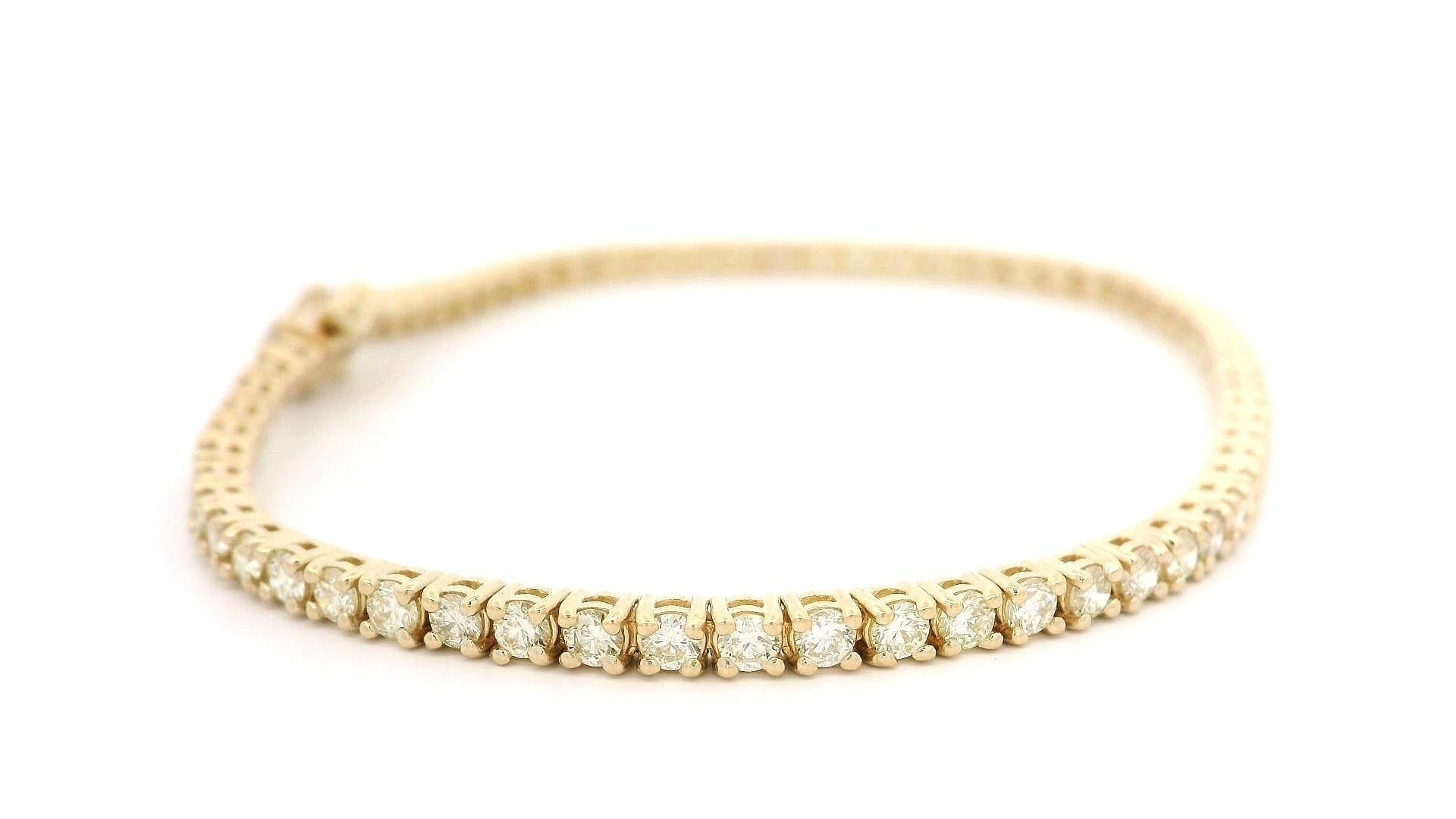 Nueva Pulsera Clásica Línea Tenis Oro Amarillo 14k 2,65ctw Diamante Brillante Redondo en Nuevo estado para la venta en Montclair, NJ