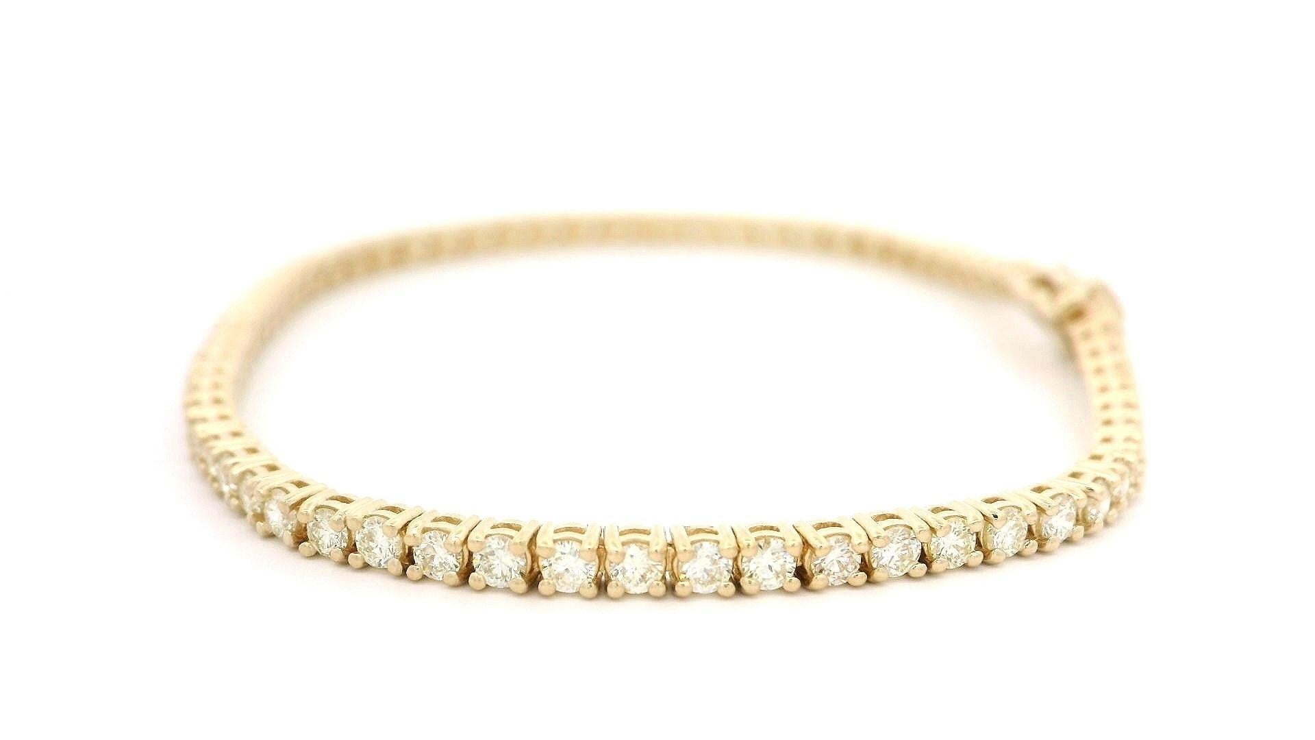 Nueva Pulsera Clásica Línea Tenis Oro Amarillo 14k 2,65ctw Diamante Brillante Redondo en venta 1