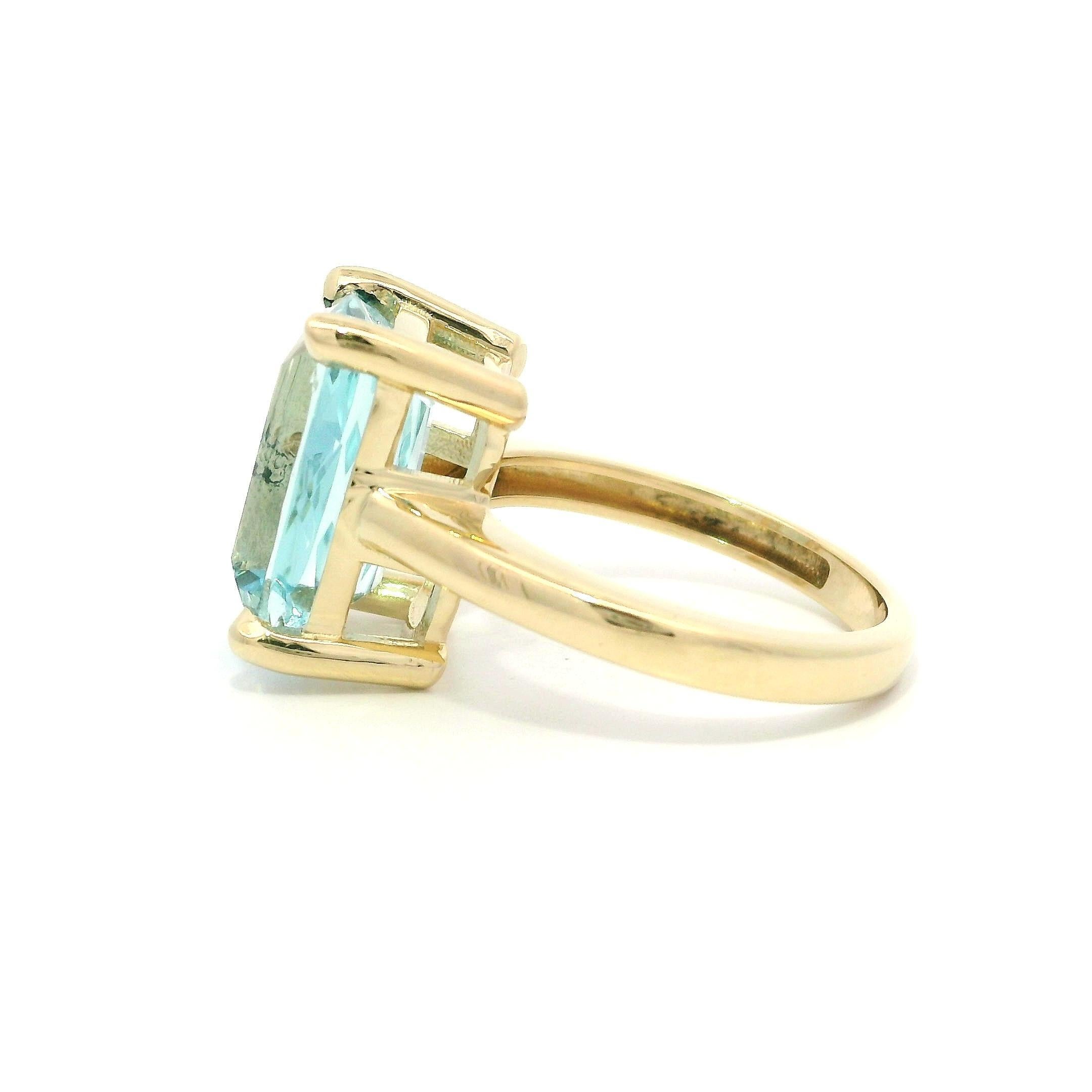 Bague solitaire en or jaune 14 carats avec aigue-marine bleue coussin de 6,12 carats en vente 1