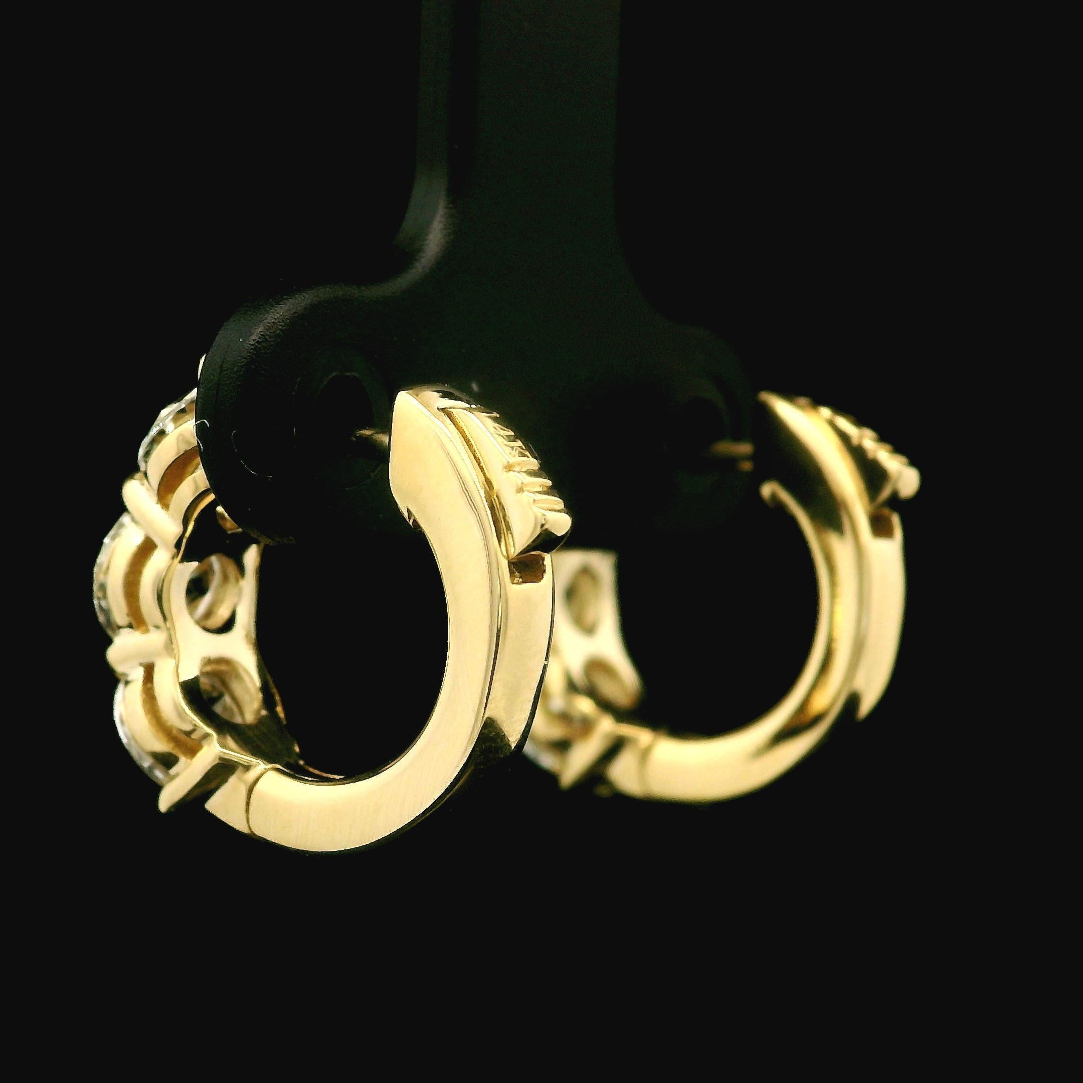 Boucles d'oreilles huggie en or jaune 14 carats GIA 2,72 ctw 6 diamants ronds F FL grand format, neuves Pour femmes en vente