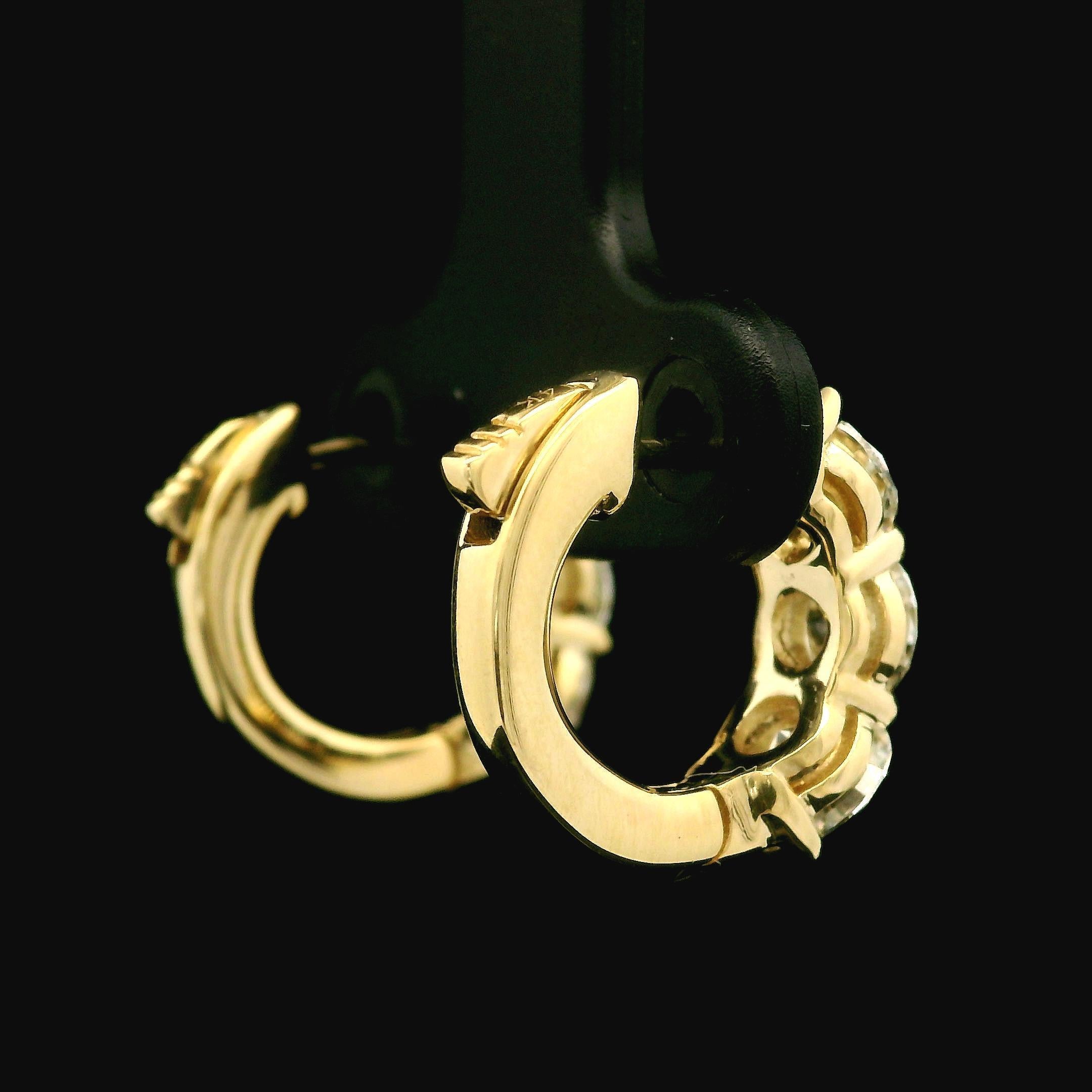 Boucles d'oreilles huggie en or jaune 14 carats GIA 2,72 ctw 6 diamants ronds F FL grand format, neuves en vente 1