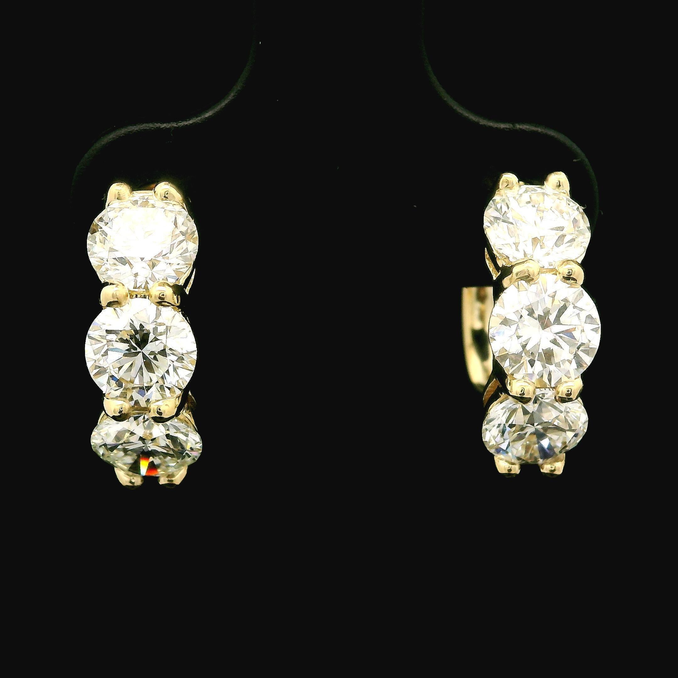 Boucles d'oreilles huggie en or jaune 14 carats GIA 2,72 ctw 6 diamants ronds F FL grand format, neuves en vente 2