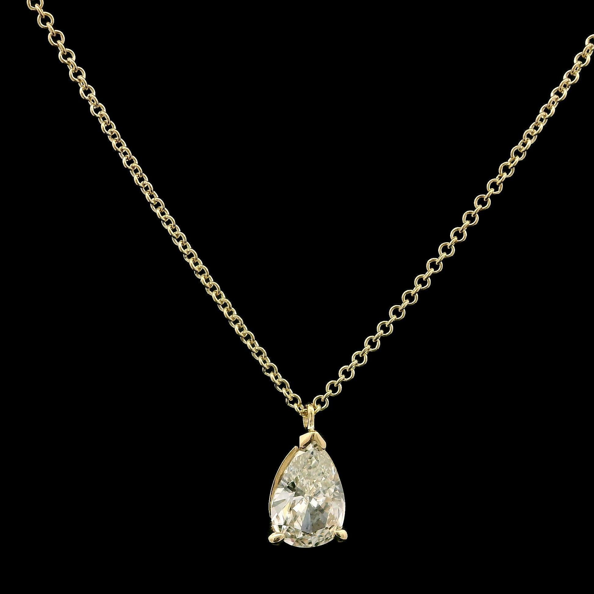 Donna New 14k Yellow Gold GIA .68ct Pear Diamond Solitaire Pendant Adjustable Necklace (Collana regolabile) in vendita