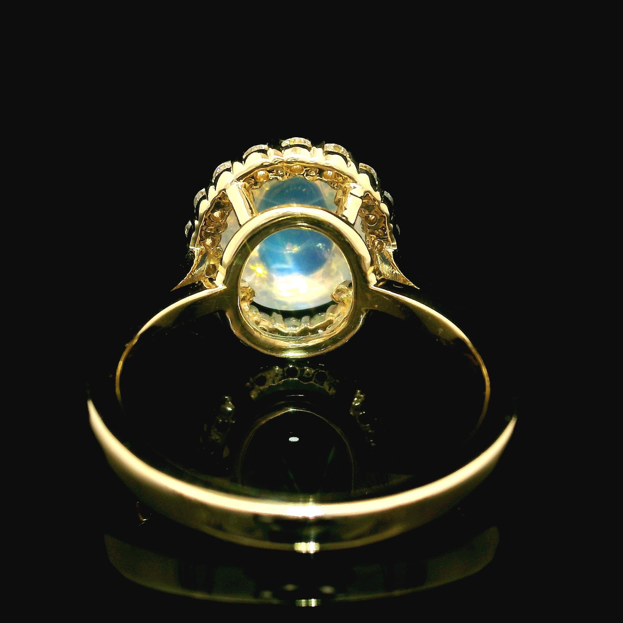 New! 14k Yellow Gold Gorgeous Clean Moonstone W/ Diamond Halo 4.69ctw Ring In New Condition In Montclair, NJ