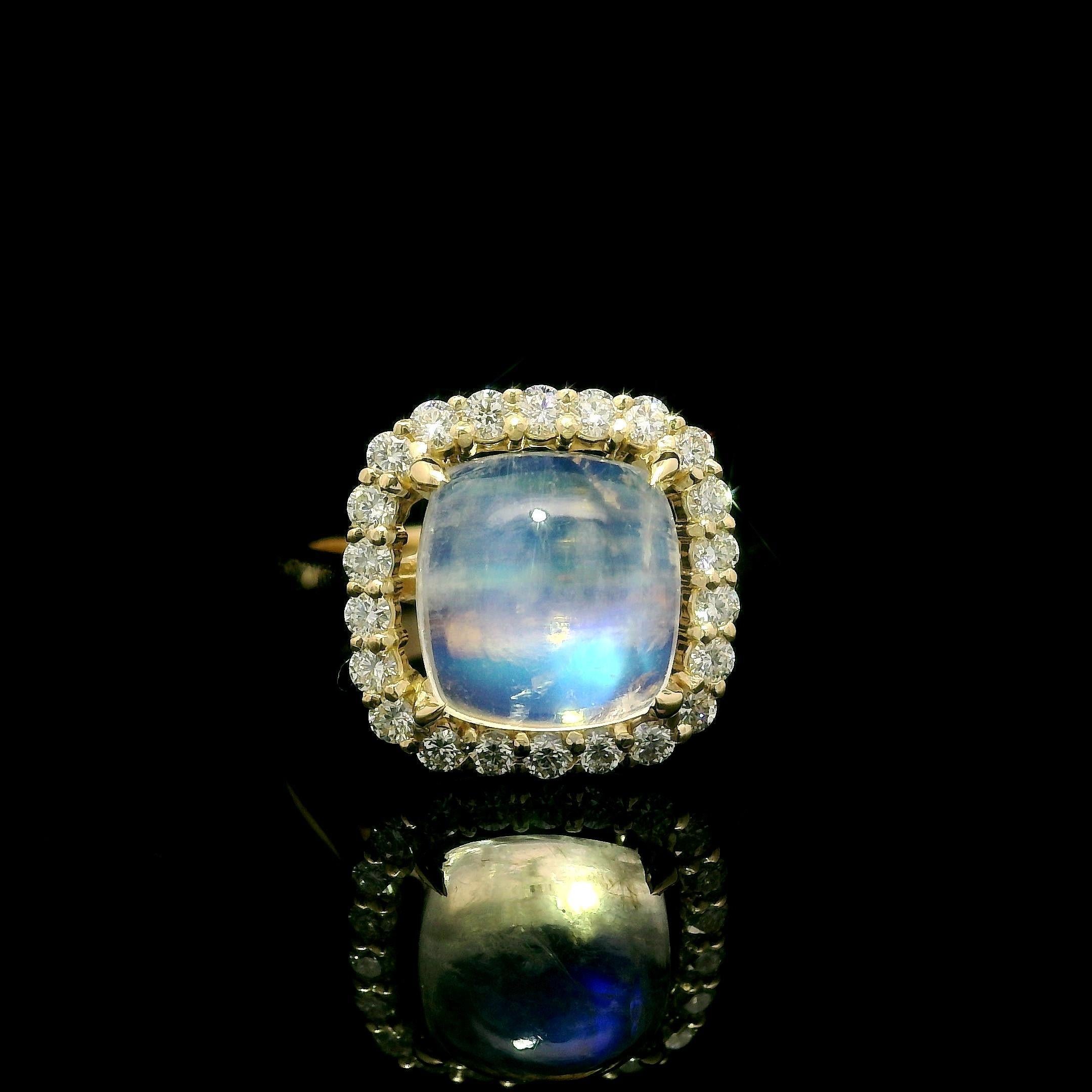 Bague de haute qualité en or jaune 14 carats, pierre de lune coussin de 4,55 carats et halo de diamants en vente 6