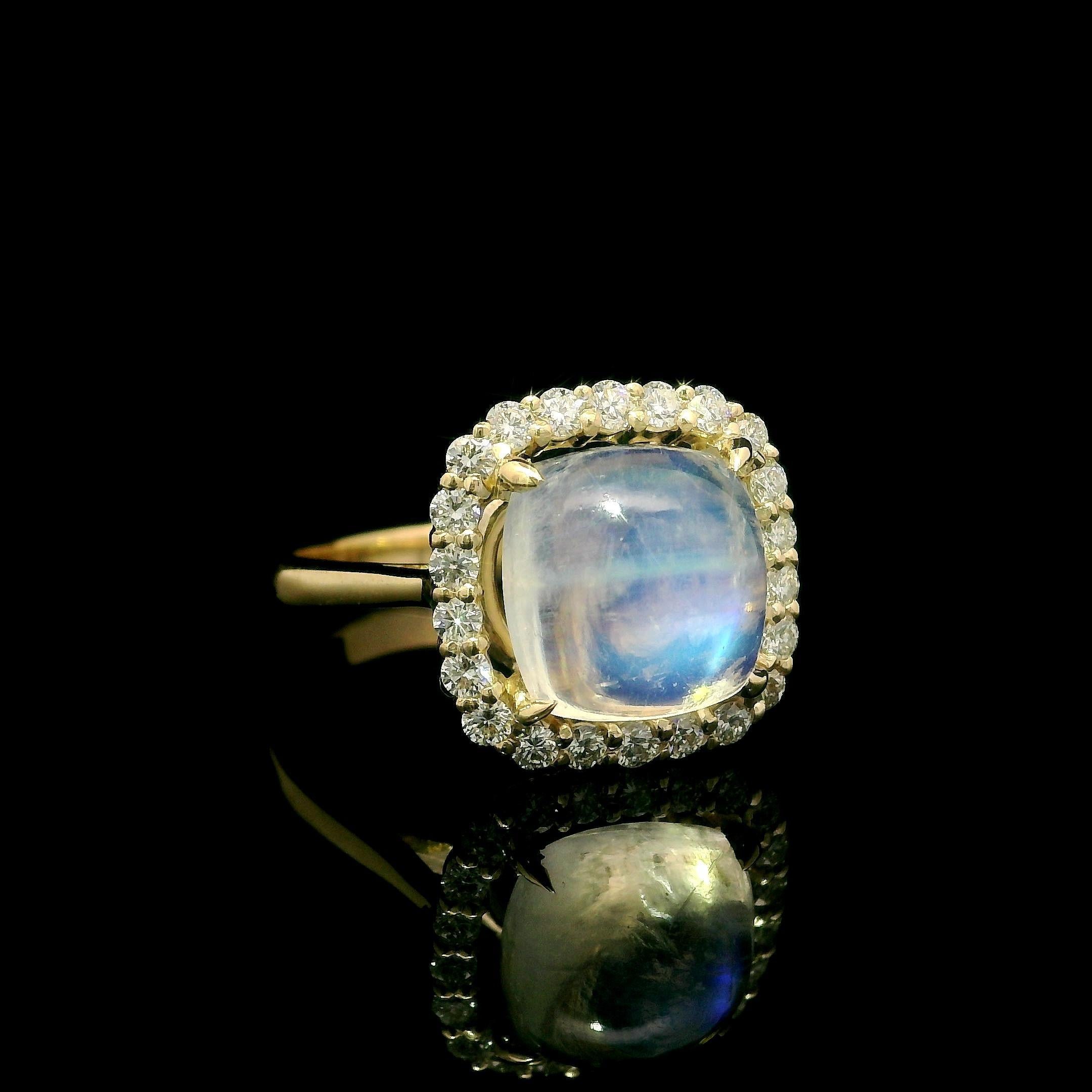 Bague de haute qualité en or jaune 14 carats, pierre de lune coussin de 4,55 carats et halo de diamants en vente 7