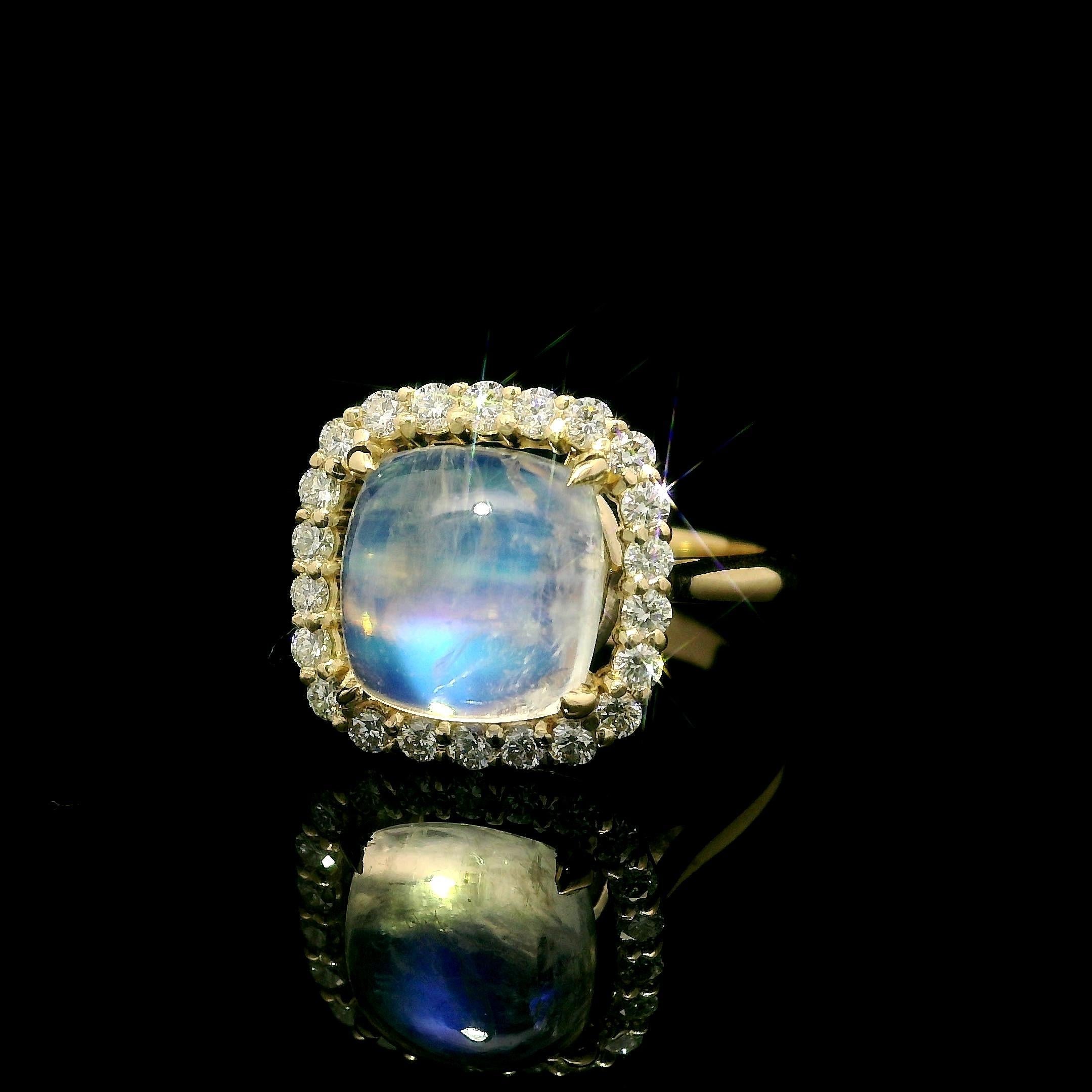 Bague de haute qualité en or jaune 14 carats, pierre de lune coussin de 4,55 carats et halo de diamants en vente 8