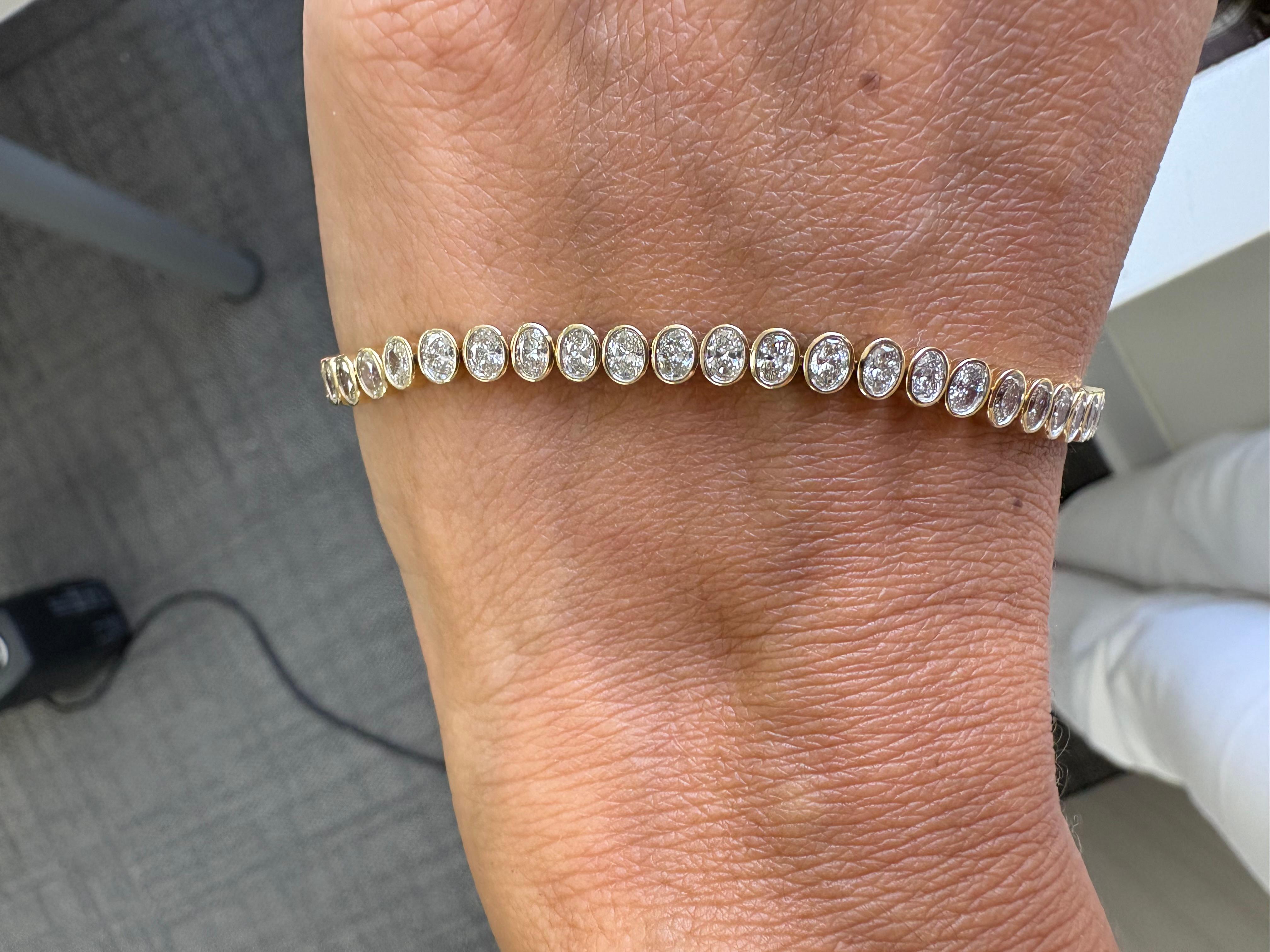 Donna NUOVO Bracciale con castone di diamanti naturali ovali in oro giallo 14K 5,65 CTTW in vendita