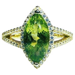 Nuevo Anillo PL Oro Amarillo 1,67 Quilates Peridoto y Zafiro Blanco talla Diamante
