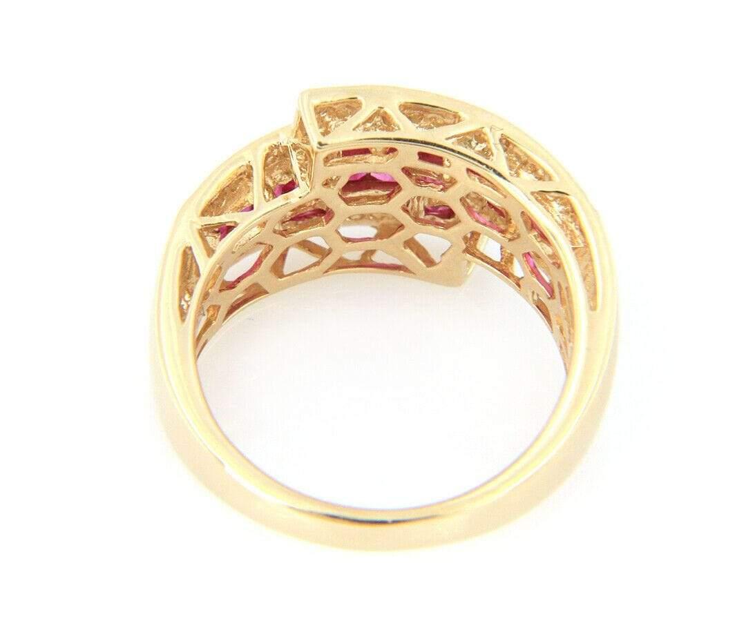 New 1.68ctw Rubies and 0.26ctw Diamond Bypass Ring in 14K Yellow Gold In Excellent Condition For Sale In Vienna, VA