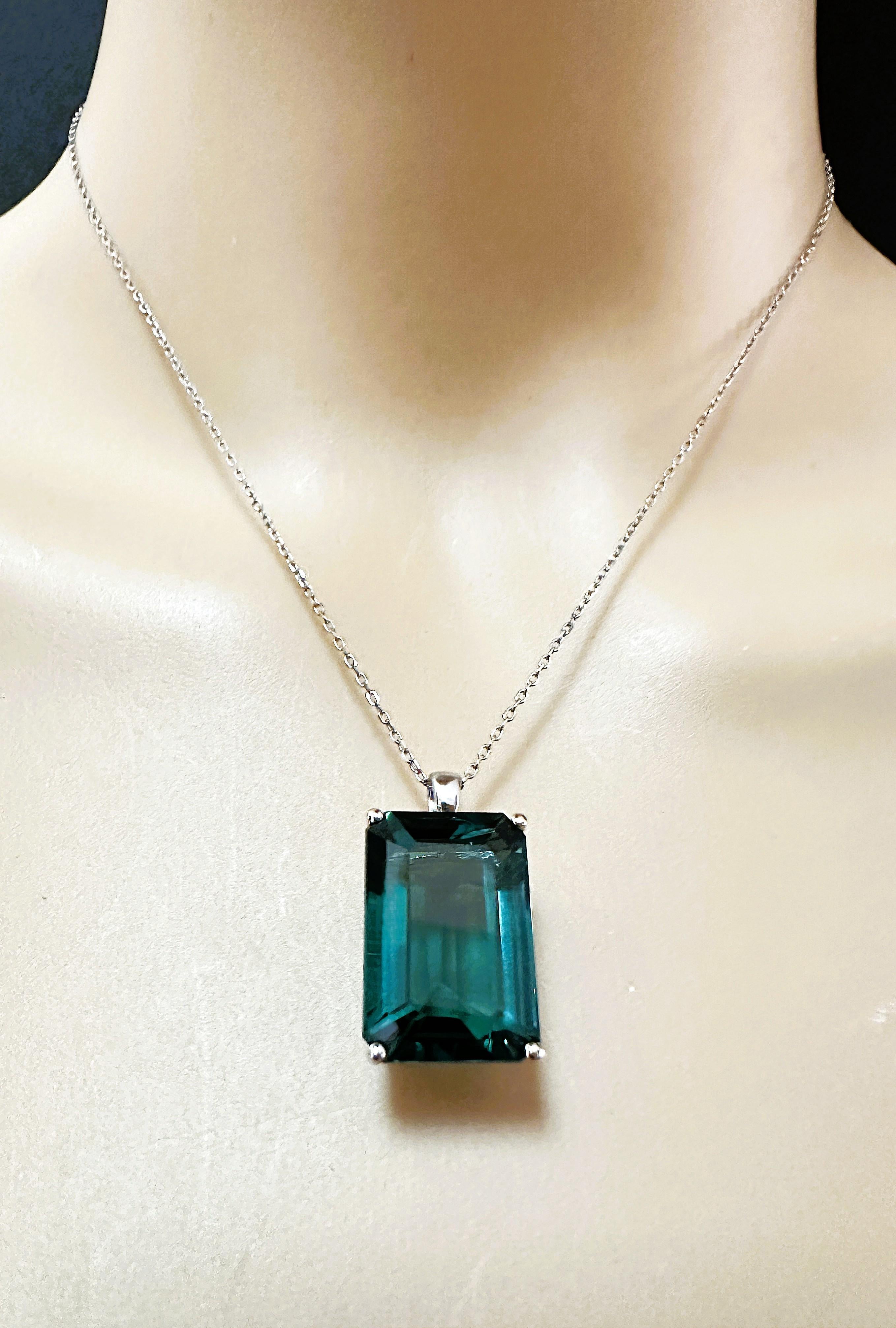 Tapered Baguette New 17.4 Carat Deep Green Tourmaline Sterling Silver Pendant Necklace 18