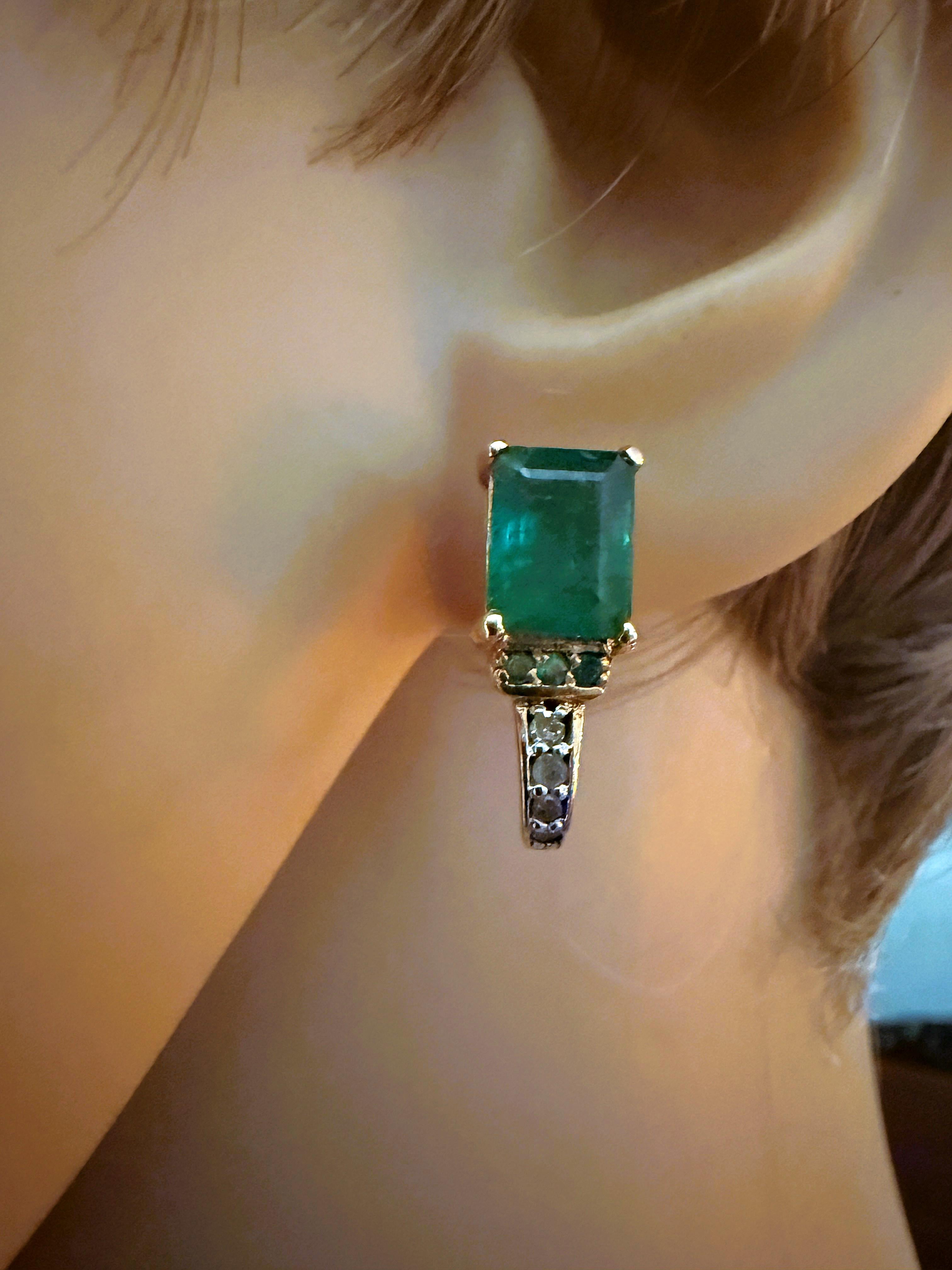 Neu 1,74 Karat Natürlicher Smaragd & Diamantschliff Saphir 14k Gold PL Ohrringe (Art déco) im Angebot