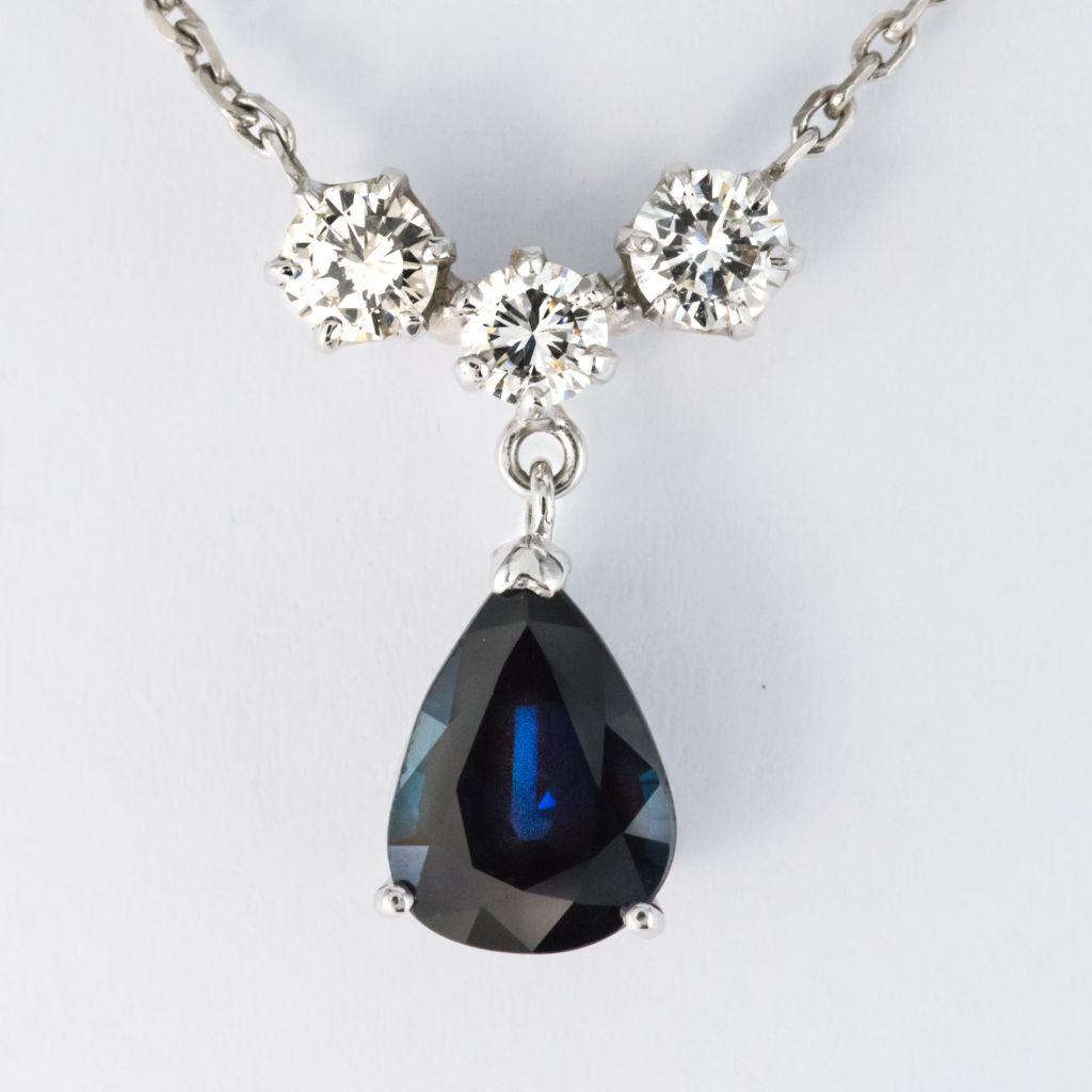 18 Karat White Gold 1.70 Carat Sapphire Diamond Pendant Necklace 5