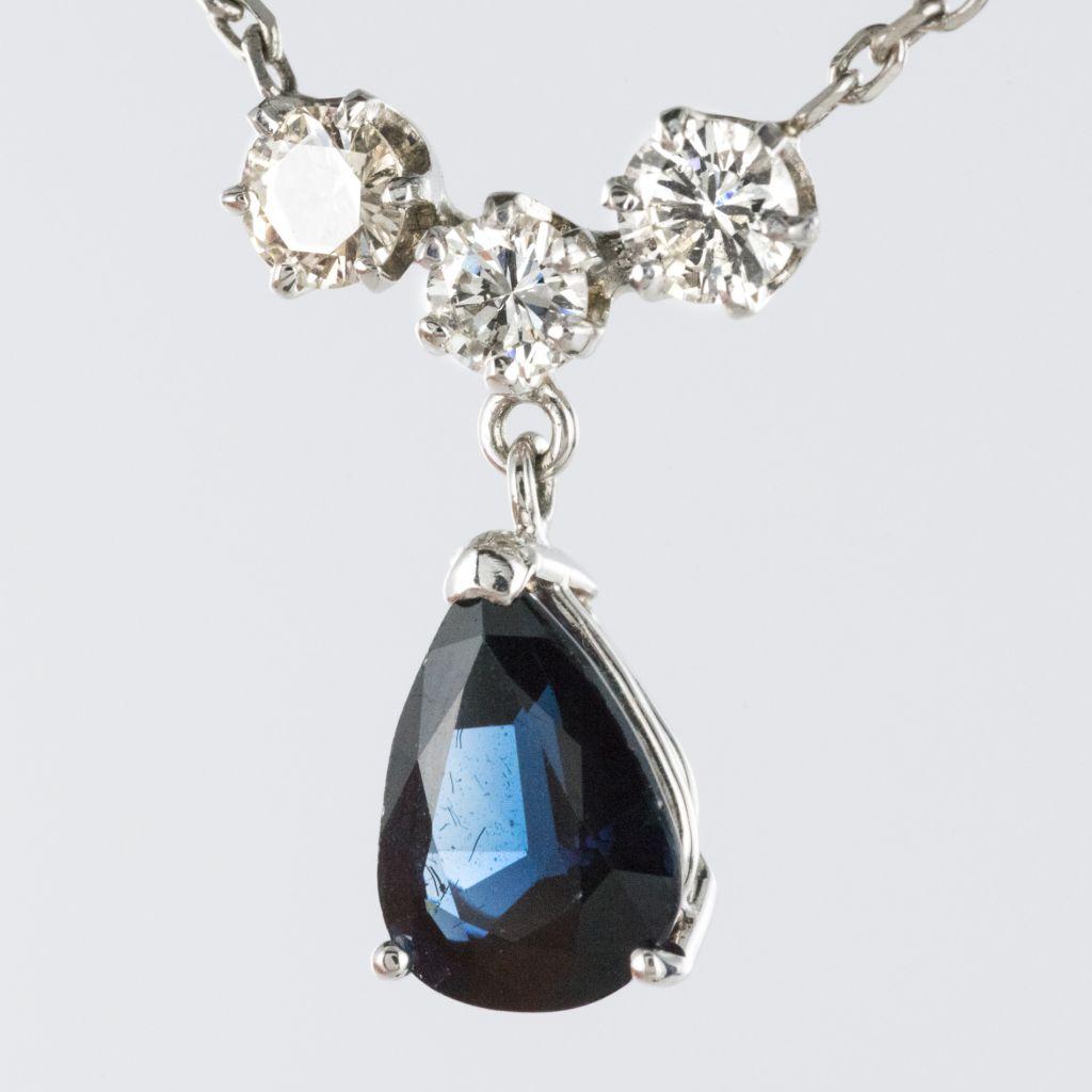Contemporary 18 Karat White Gold 1.70 Carat Sapphire Diamond Pendant Necklace