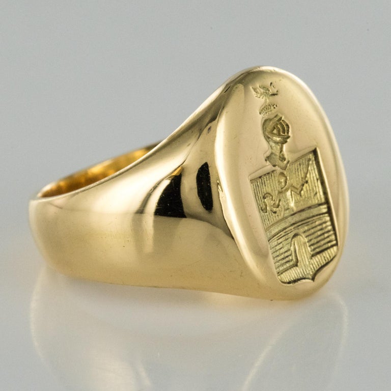 18 Karat Yellow Gold Armorial Bearings Men’s Signet Ring at 1stDibs