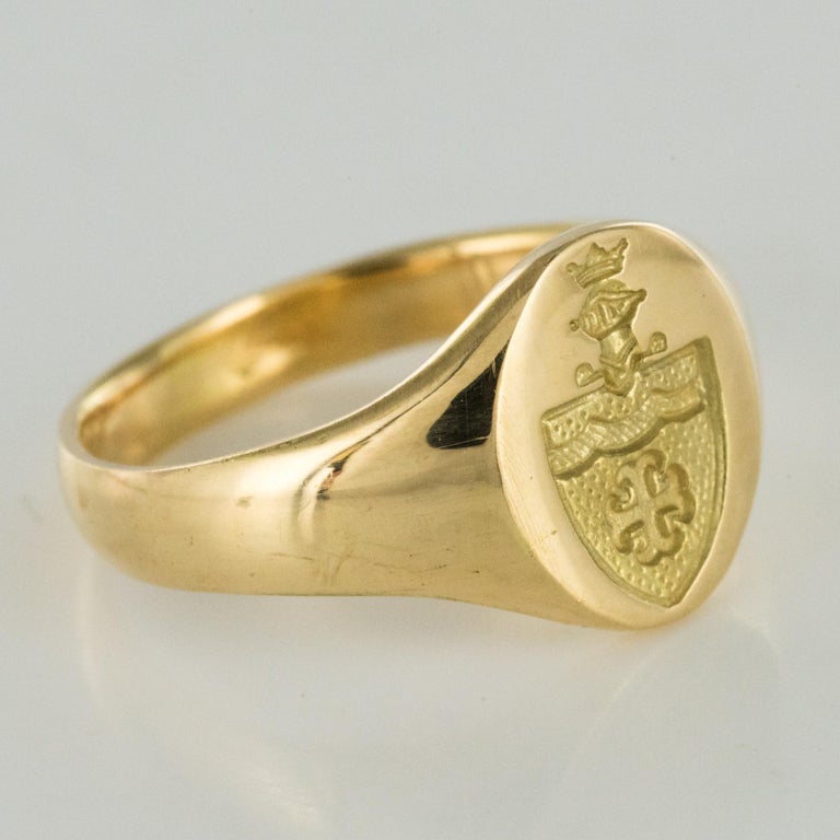 18 Karat Yellow Gold Blazon Women Modern Signet Ring at 1stDibs