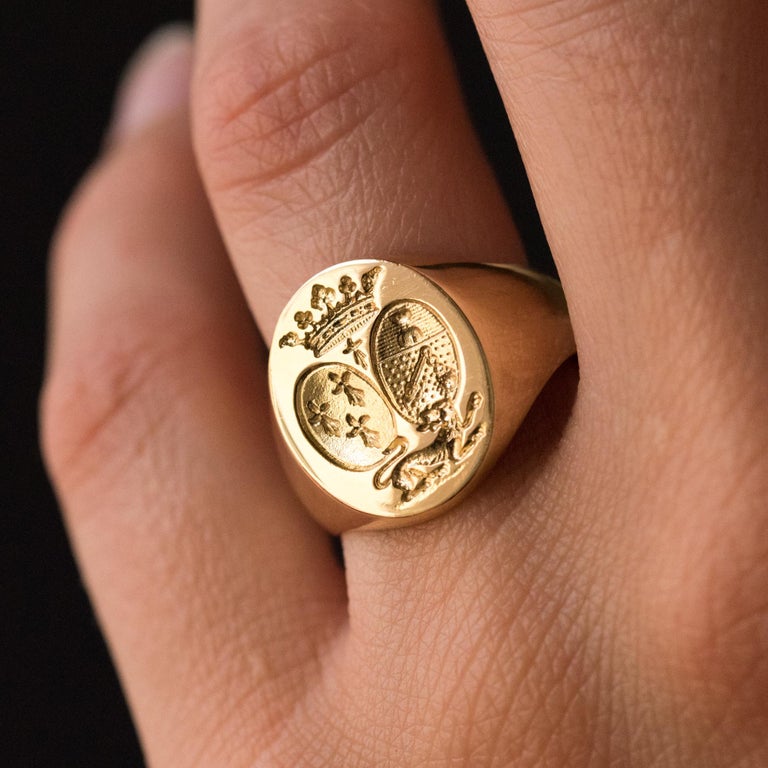  18  Karat  Yellow Gold  Men s  Modern Signet Ring  For Sale at 