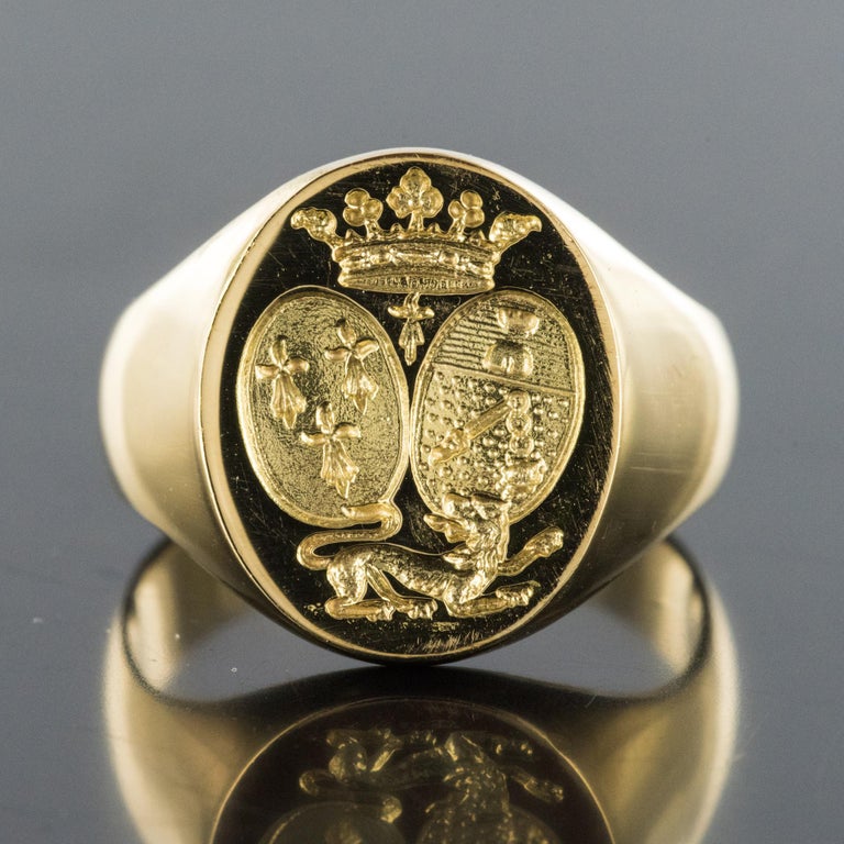  18  Karat  Yellow Gold  Men s  Modern Signet Ring  For Sale at 