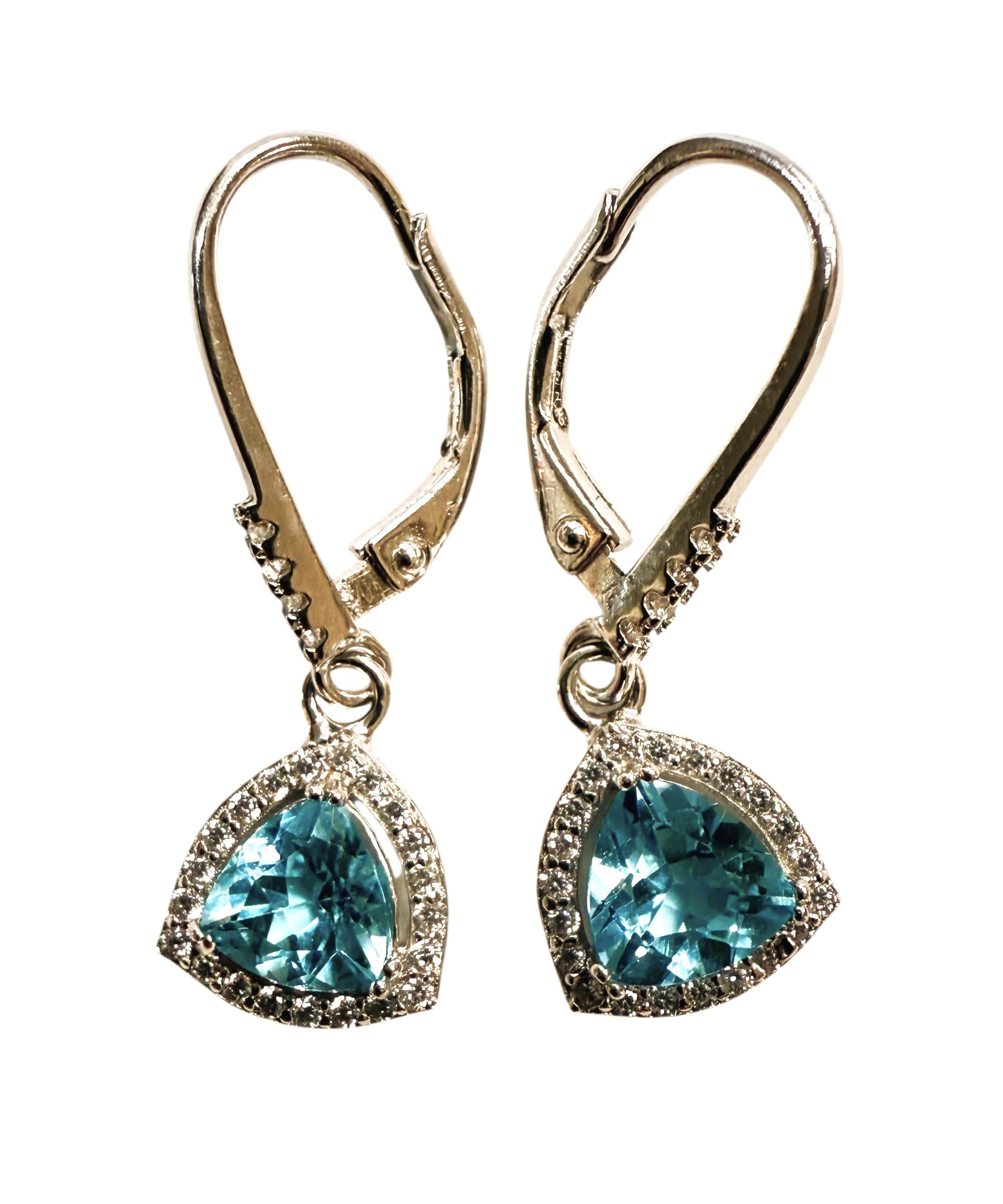Neu 1,82 Karat Blauer Topas und Diamant Saphir Ohrringe mit Hebelrückseite (Art déco)