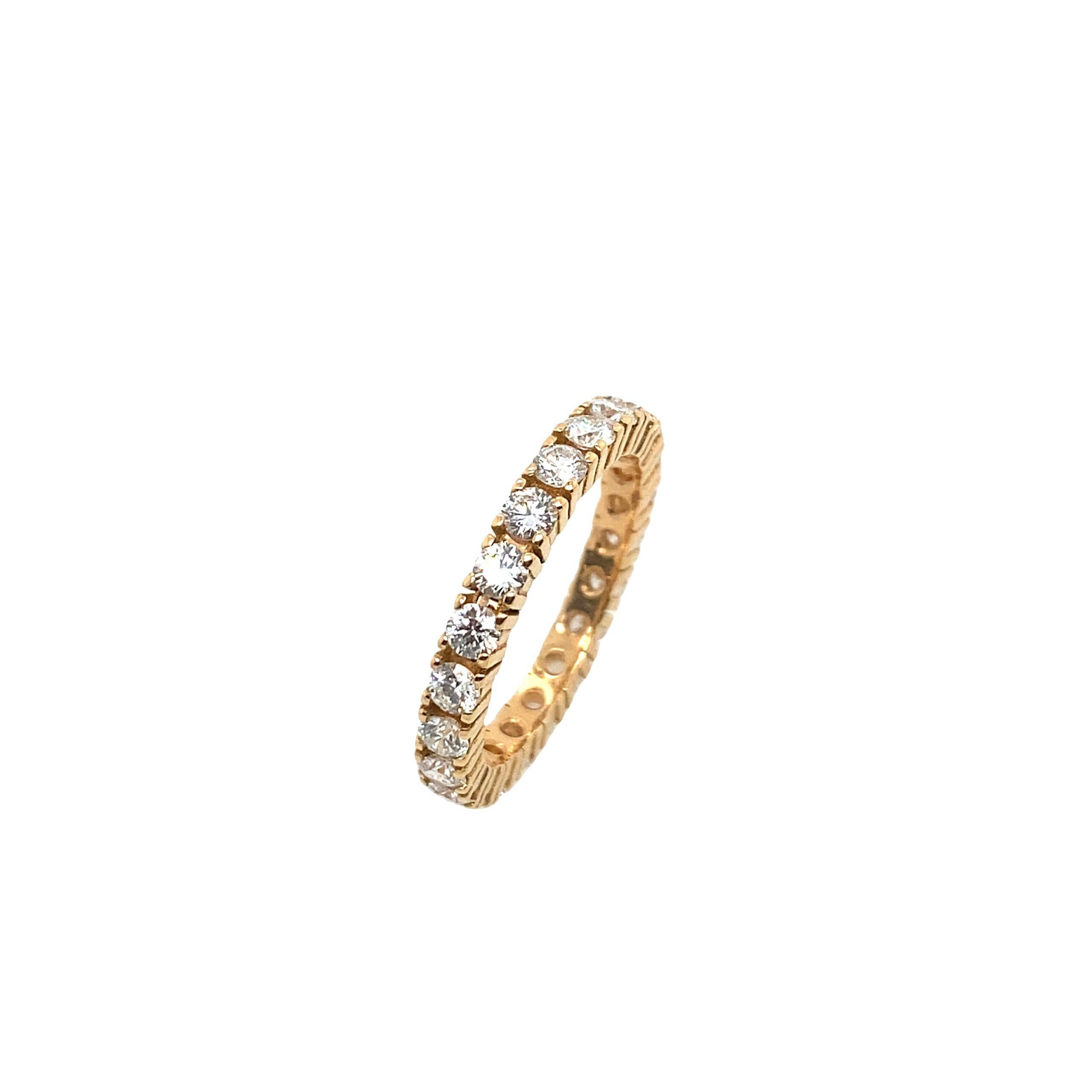 New 18ct Diamond Full Eternity Ring Set With 28 Round Brilliant Cut Diamonds

Additional Information:
With a 2.6mm Band
We can make any size to order
Total Diamond Weight: 1.40ct 
Diamond Colour: G
Diamond Clarity: VS1
Total Weight: 2.8g  
Ring
