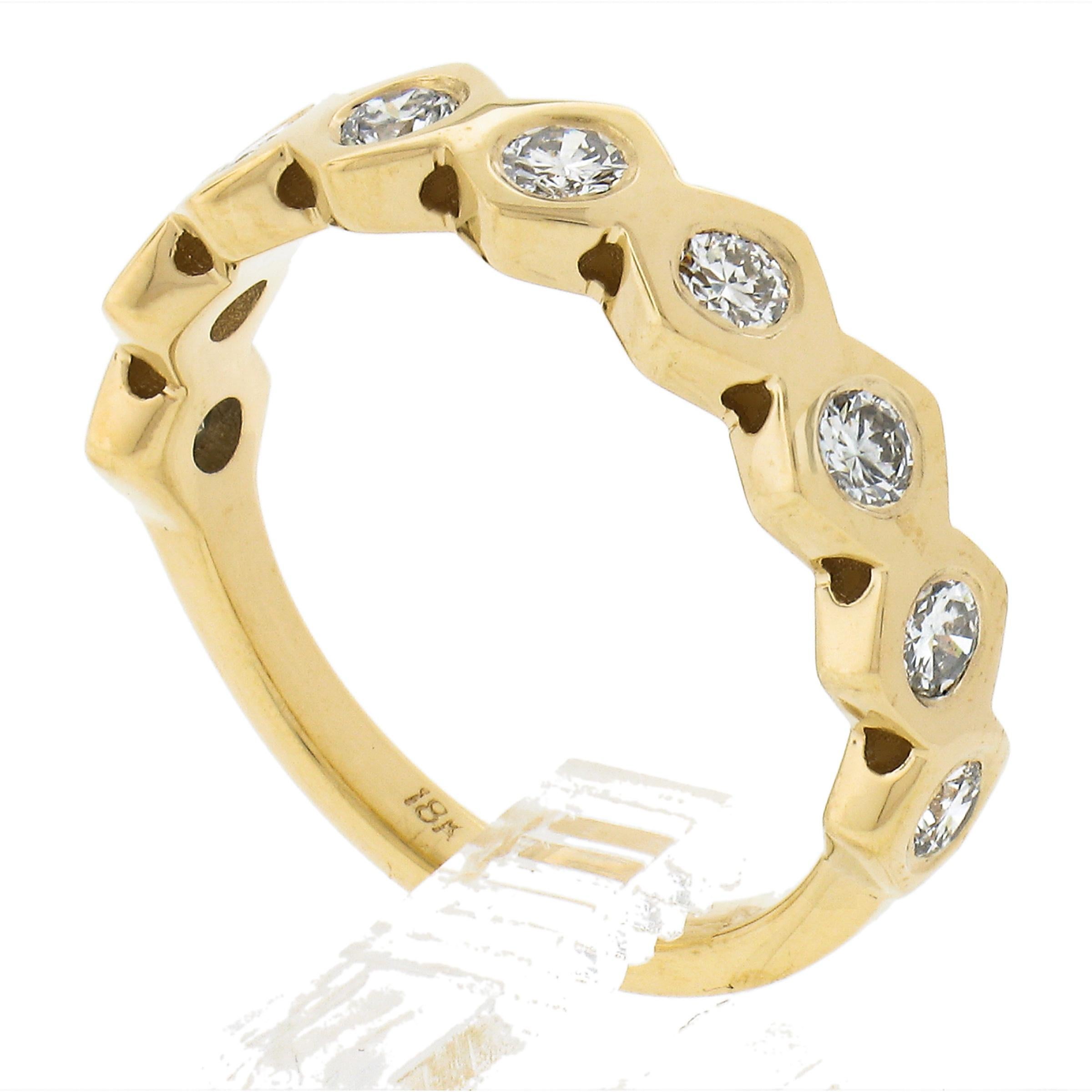 New 18K Gold 0.58ctw Round Burnish Set Diamond Stackable Hexagon Shape Band Ring For Sale 3