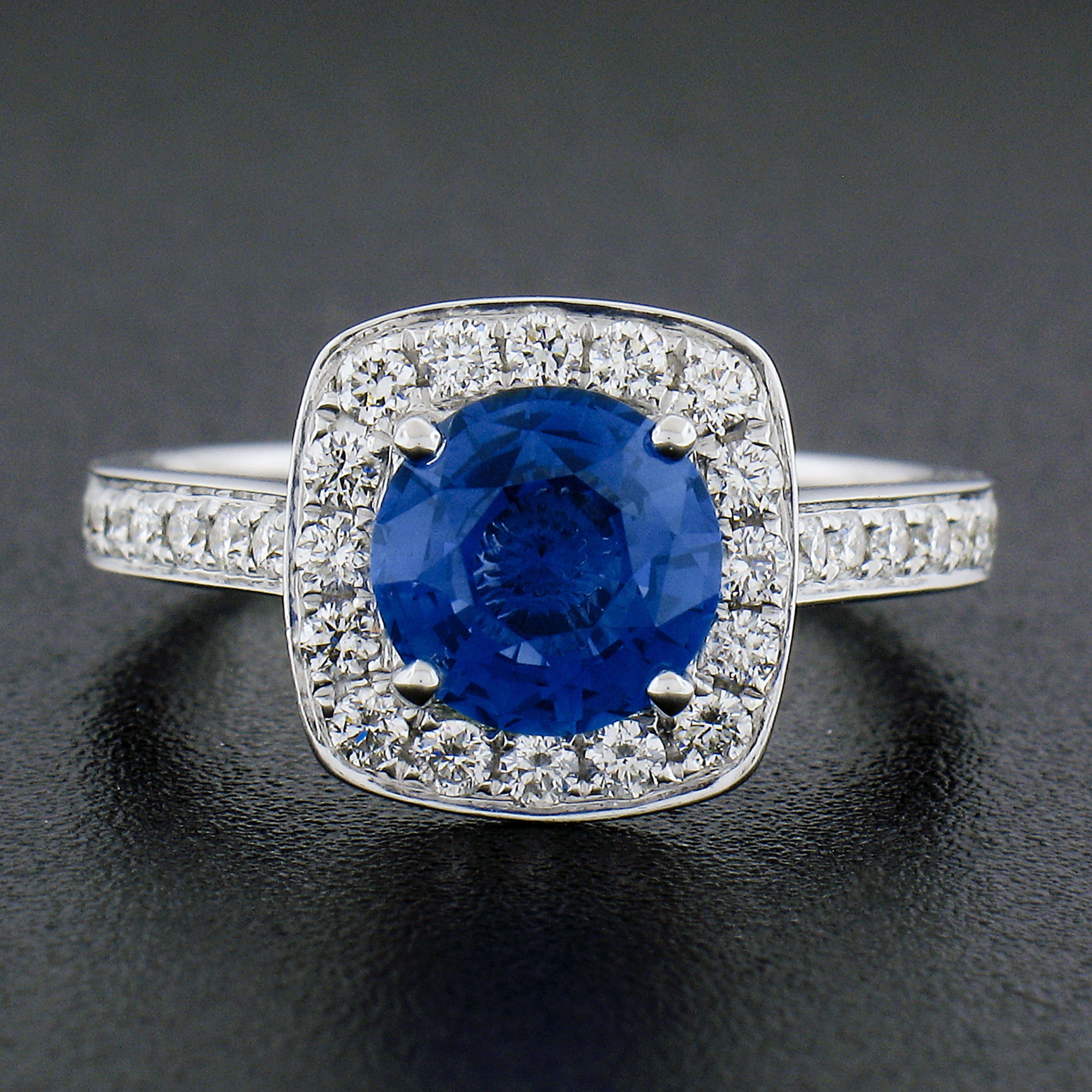 --Pierre(s) :...
(1) Saphir véritable naturel - taille ronde et brillante - serti - couleur bleue magnifique -1.89ct (exact - certifié)
** Voir les détails de la certification ci-dessous pour des informations complètes
(32) Diamants naturels