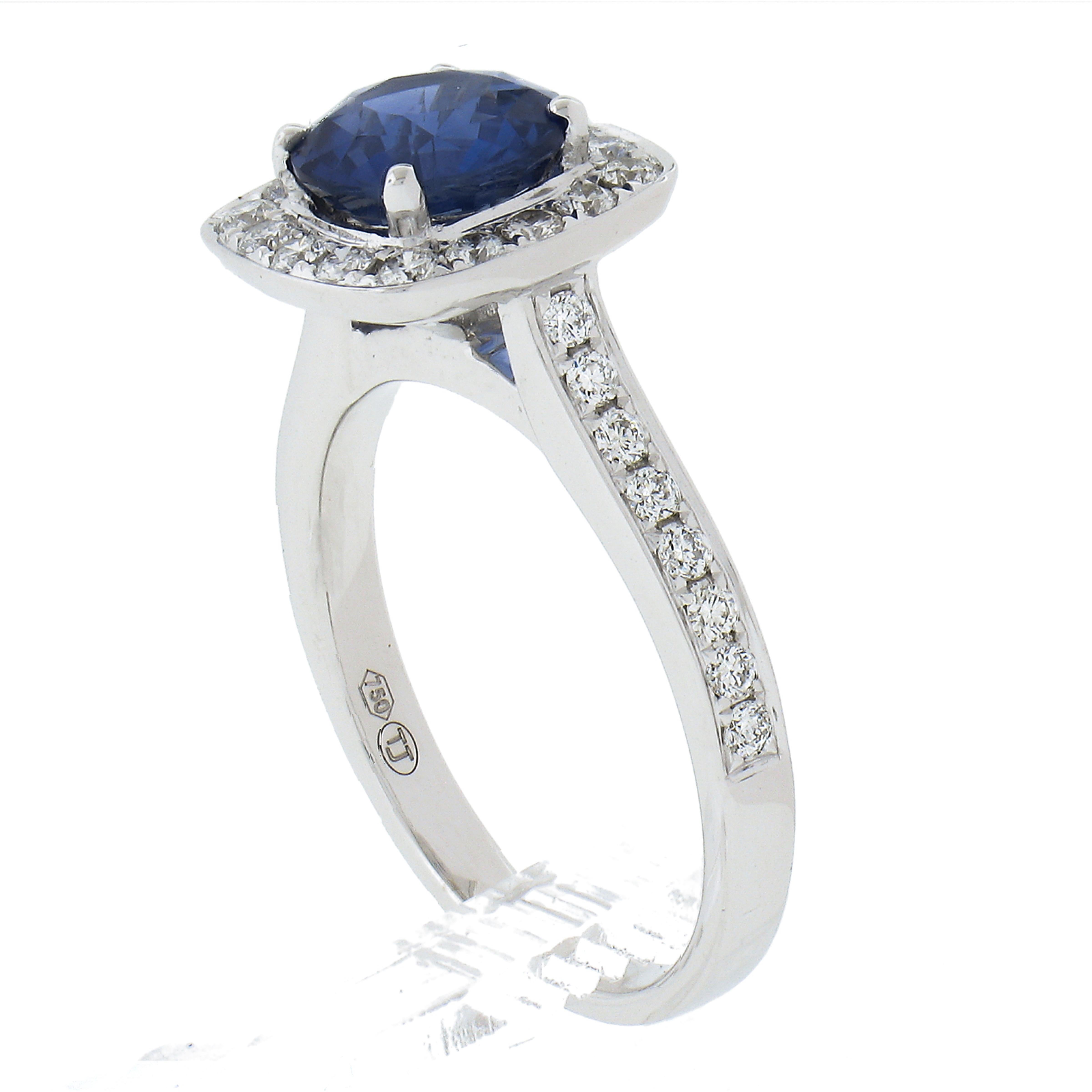 New 18K Gold 2.29ctw GIA Ceylon Round Sapphire & Round Diamond Cushion Halo Ring en vente 3