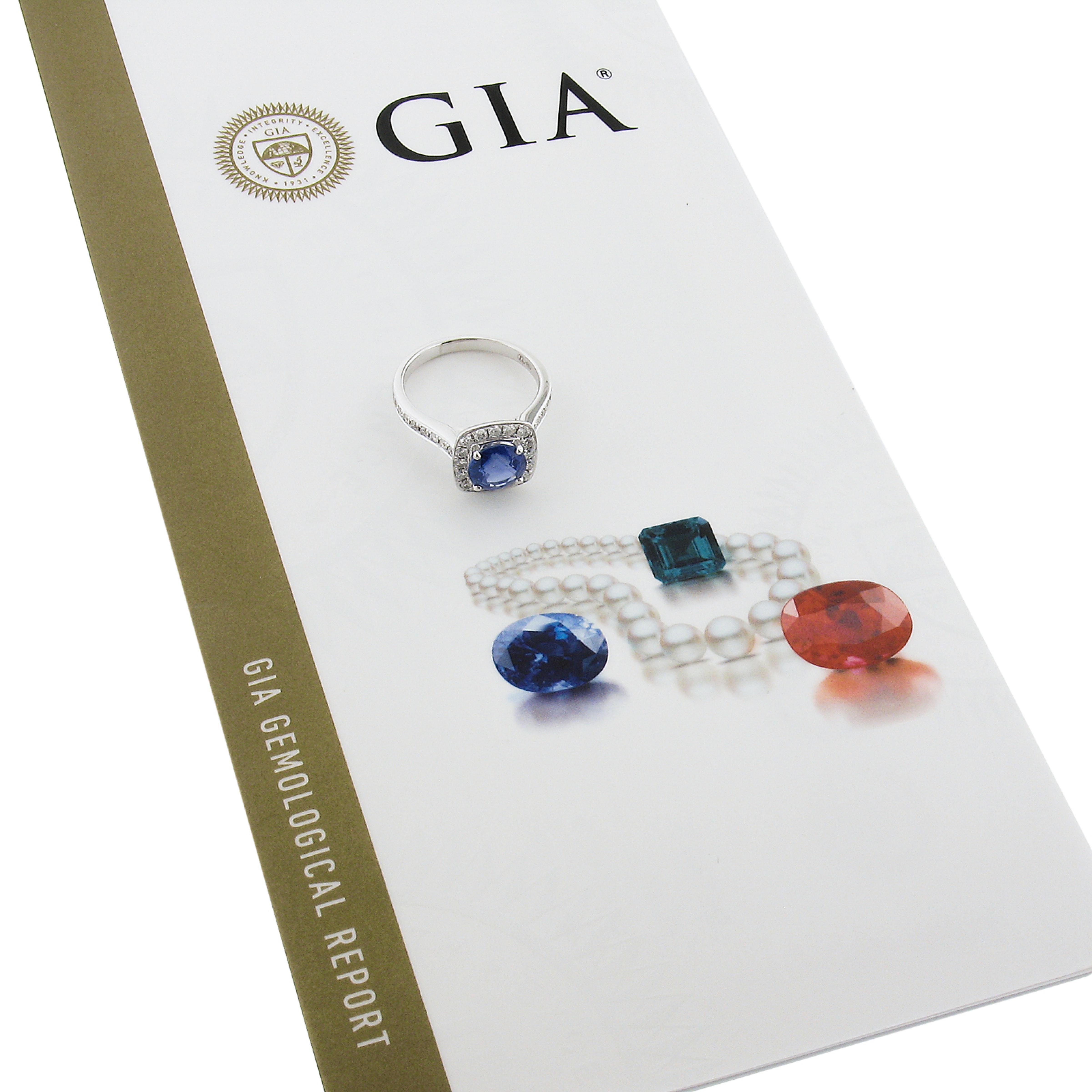 New 18K Gold 2.29ctw GIA Ceylon Round Sapphire & Round Diamond Cushion Halo Ring For Sale 4