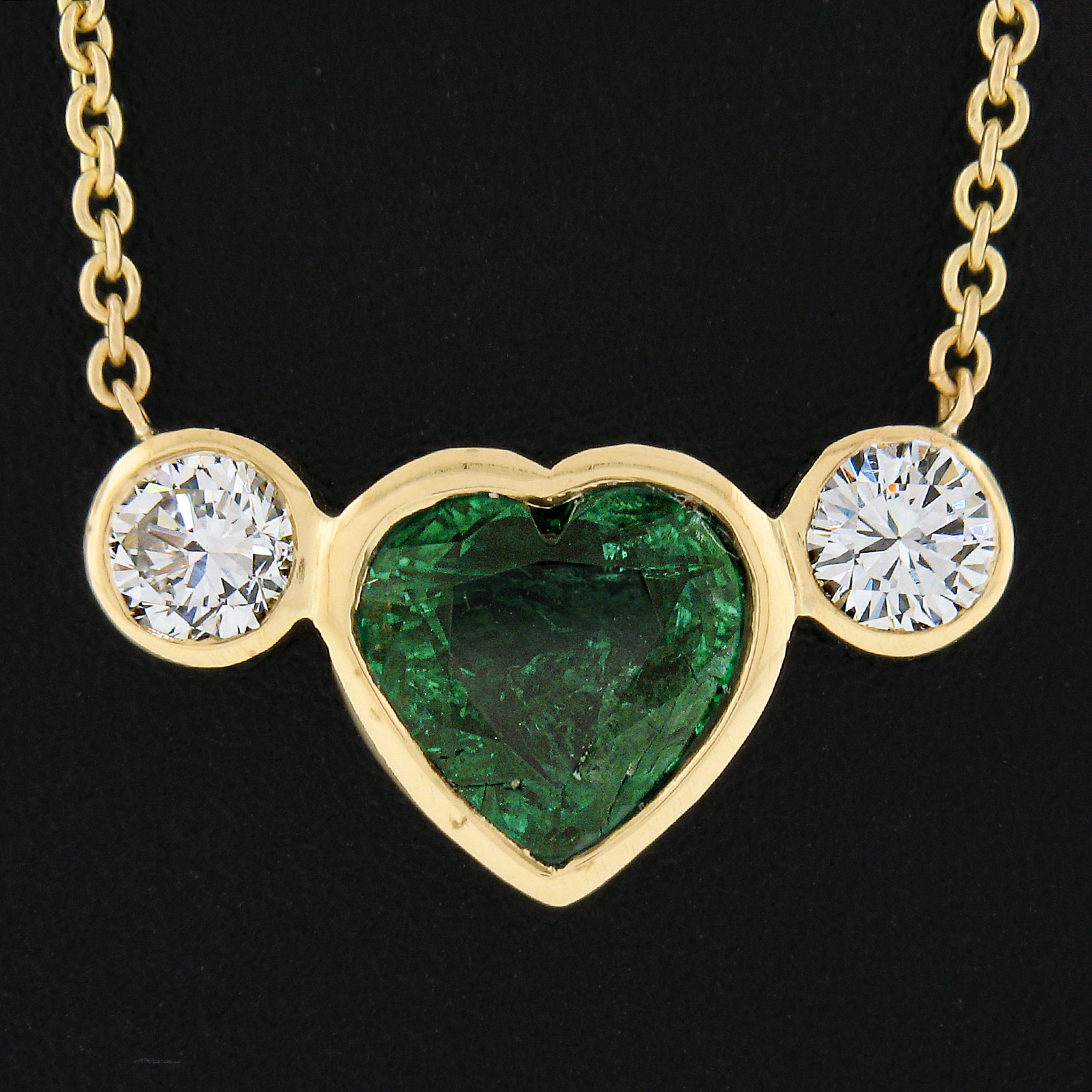 Taille cœur Nouveau Collier en or 18k avec pendentif en forme de coeur avec émeraude et diamant (2,42ctw GIA Bezel) en vente
