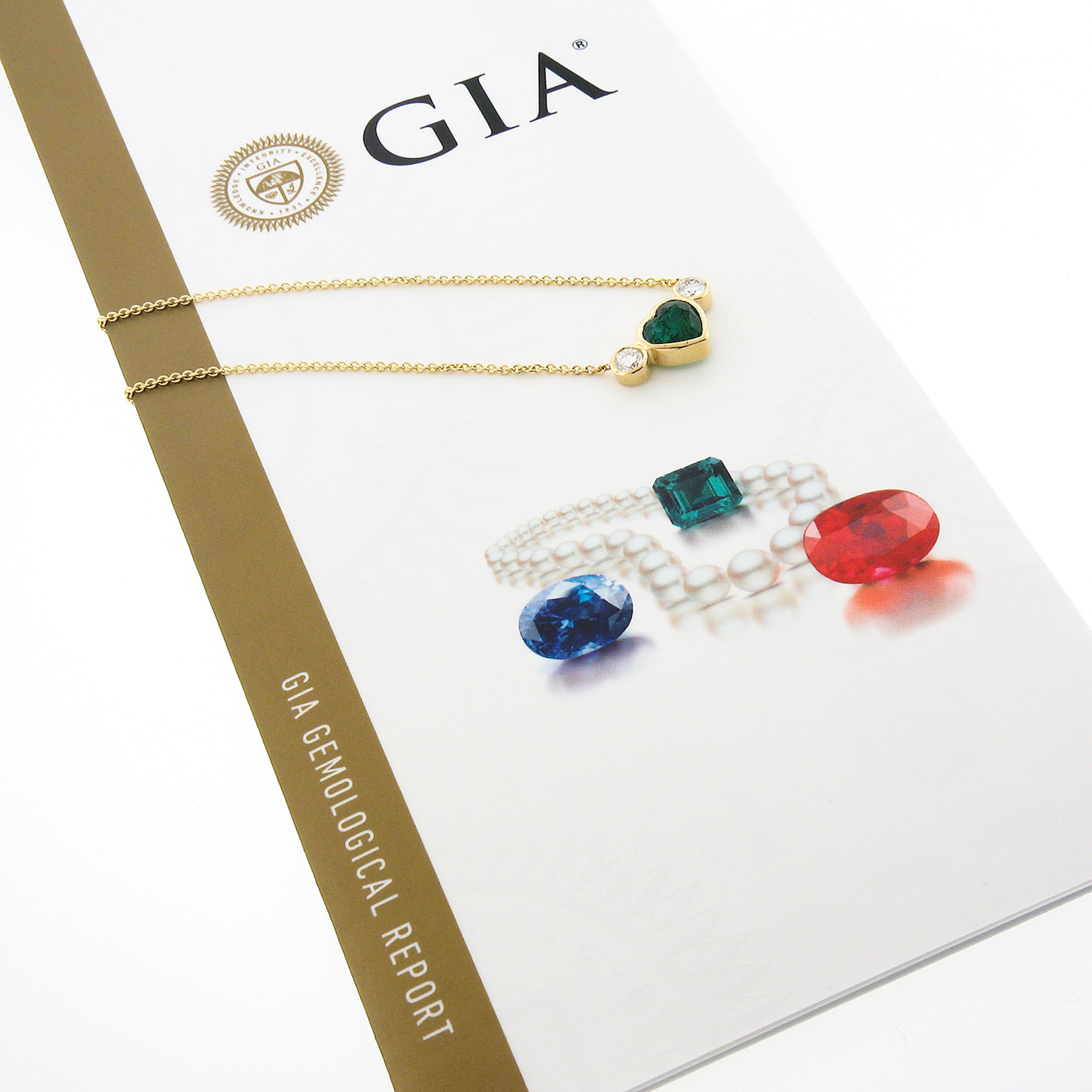 New 18k Gold 2.42ctw GIA Bezel Heart Emerald & Diamond Pendant Chain Necklace For Sale 3
