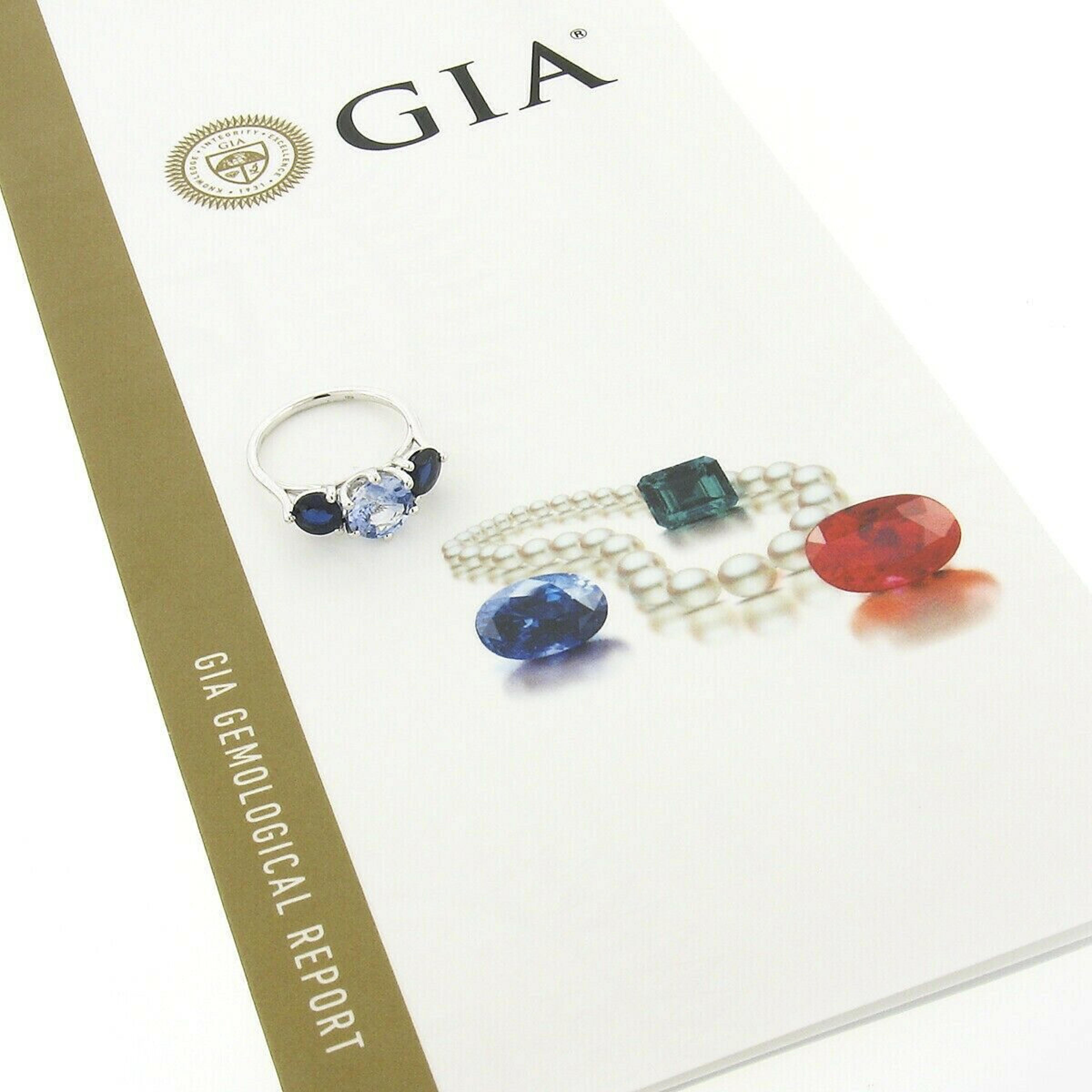 New 18K Gold 2.75ctw GIA Round Ceylon Light & Dark Blue Sapphire 3 Stone Ring For Sale 2