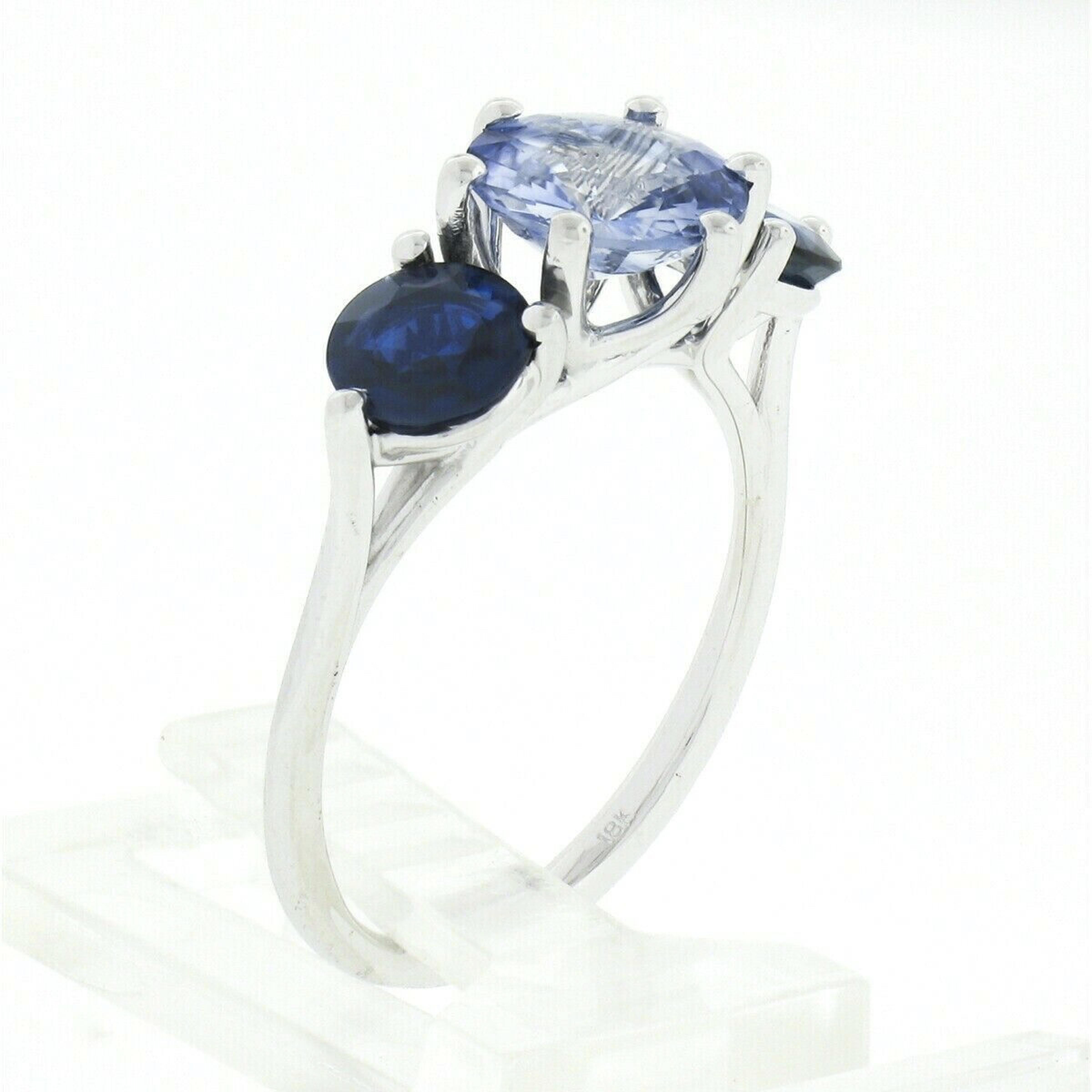 New 18K Gold 2.75ctw GIA Round Ceylon Light & Dark Blue Sapphire 3 Stone Ring For Sale 1
