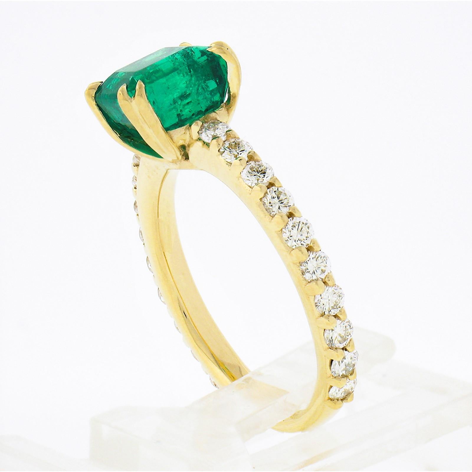 Women's New 18K Gold 3.04ctw SSEF Colombian Emerald & Round Diamond Engagement Ring For Sale