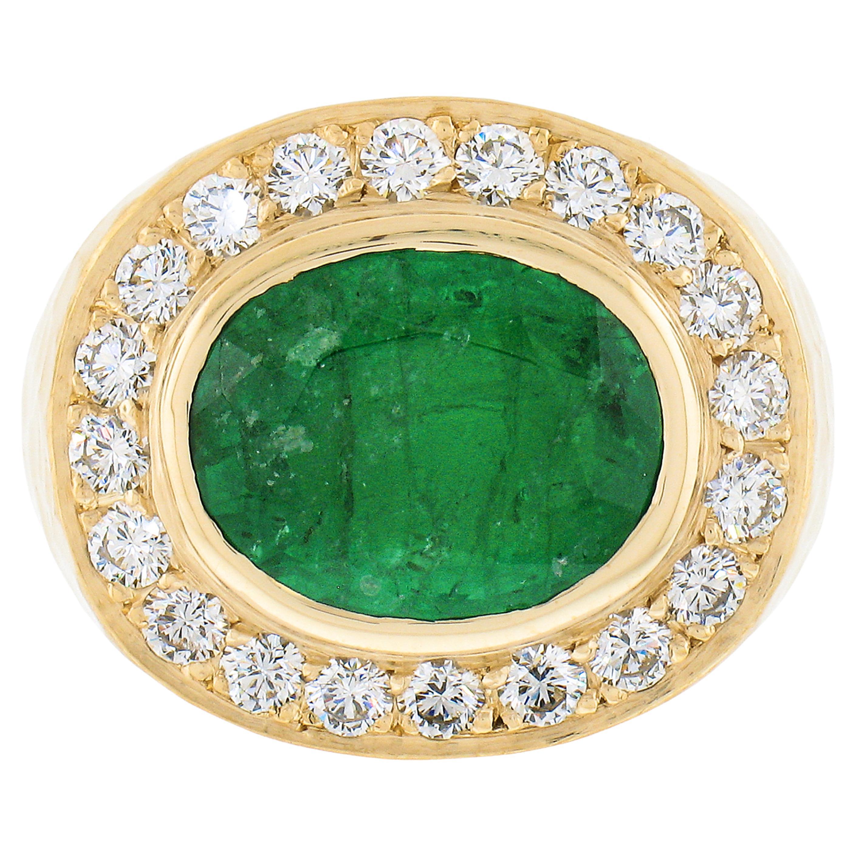 New 18k Gold 7.70ct GIA Oval Bezel Emerald & Diamond Hammered Wide Cocktail Ring en vente