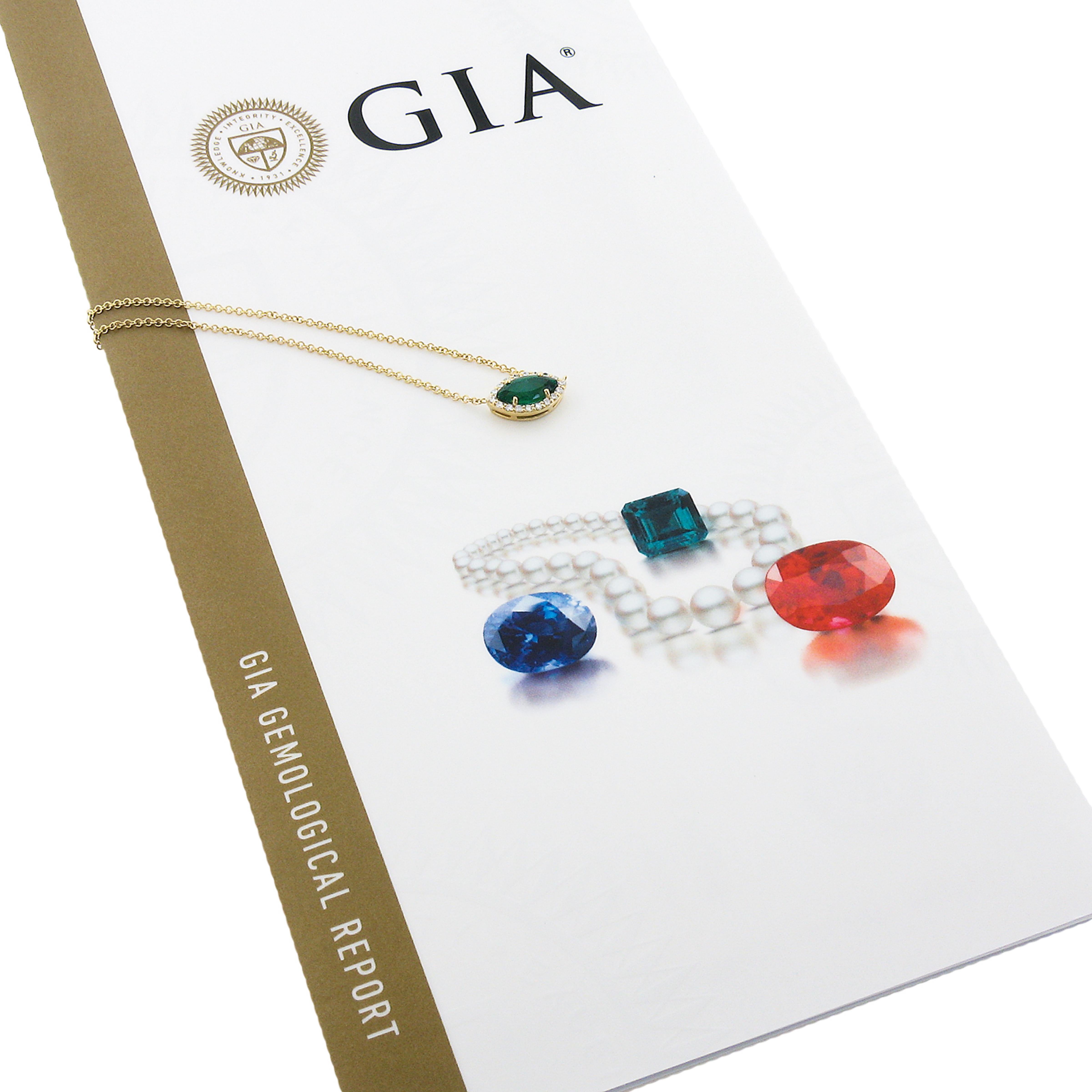 NEW Collier pendentif Halo en or 18k avec diamant solitaire et émeraude Marquise GIA de .78ct en vente 4