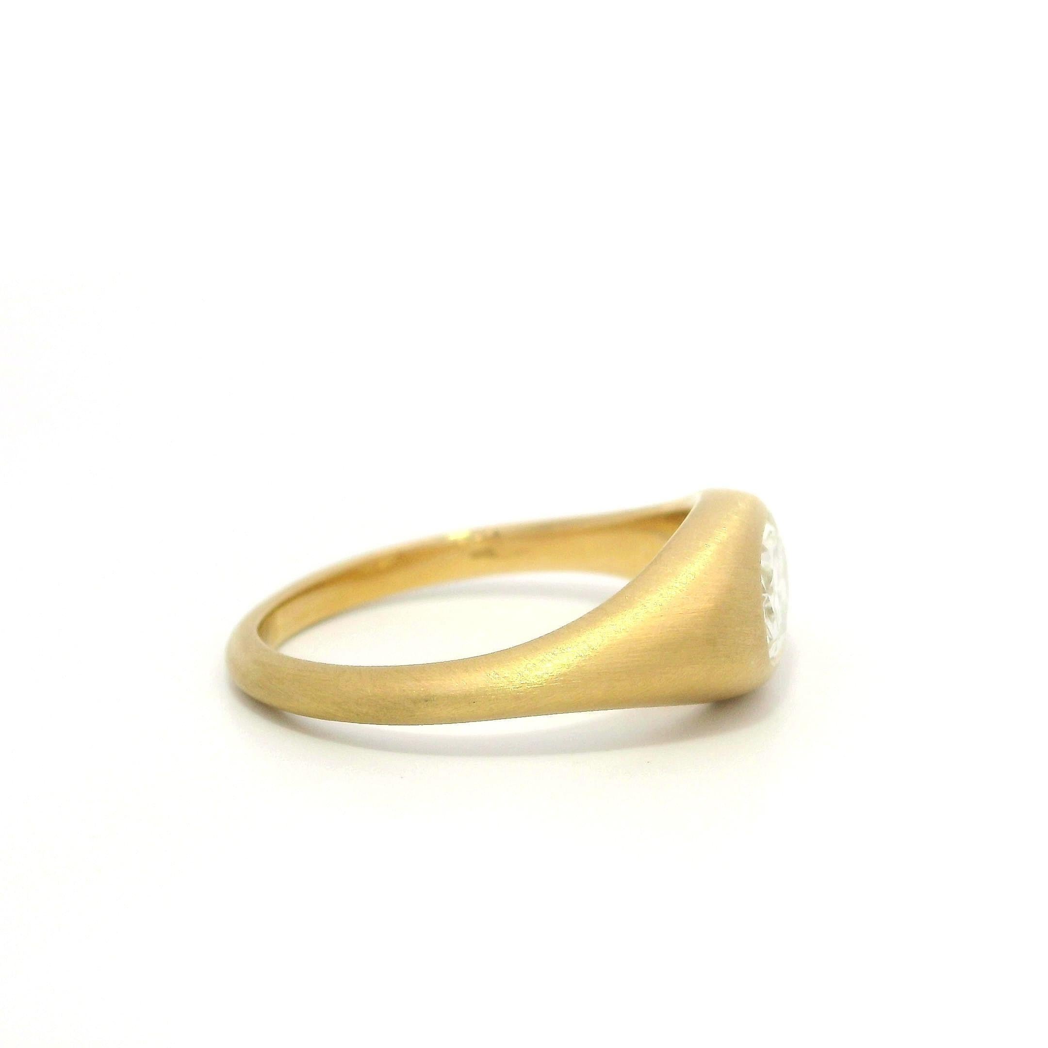New 18k Gold GIA 1.01ct Oval Diamond Solitaire Brushed Low Profile Band Ring For Sale 5
