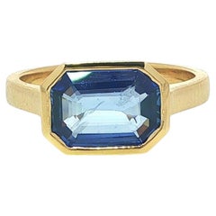 New 18k Gold GIA 2.6ct Ceylon No Heat Sapphire Brushed East West Bezel Band Ring