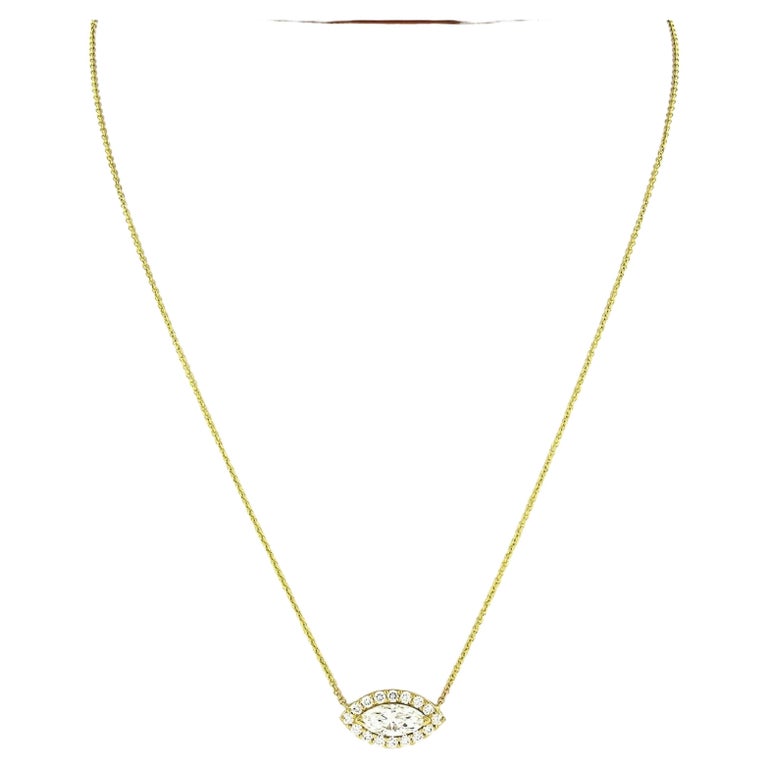 Collier à pendentif et chaîne réglable en or 18 carats avec diamant  marquise et œil en halo, Neuf En vente sur 1stDibs