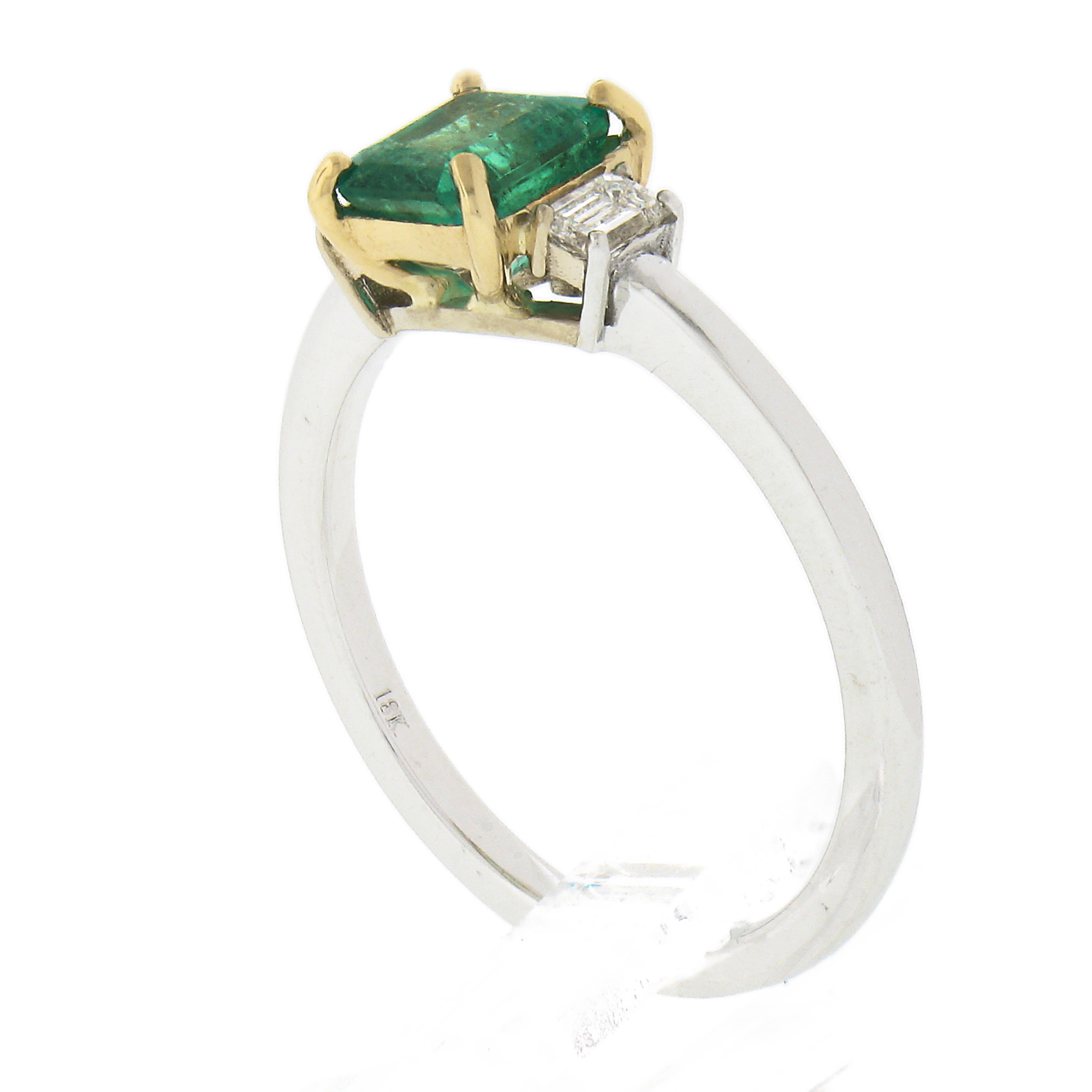 NEW 18k TT Gold 1.05ctw Emerald Cut Columbian Emerald w/ Diamond Accents Ring For Sale 6