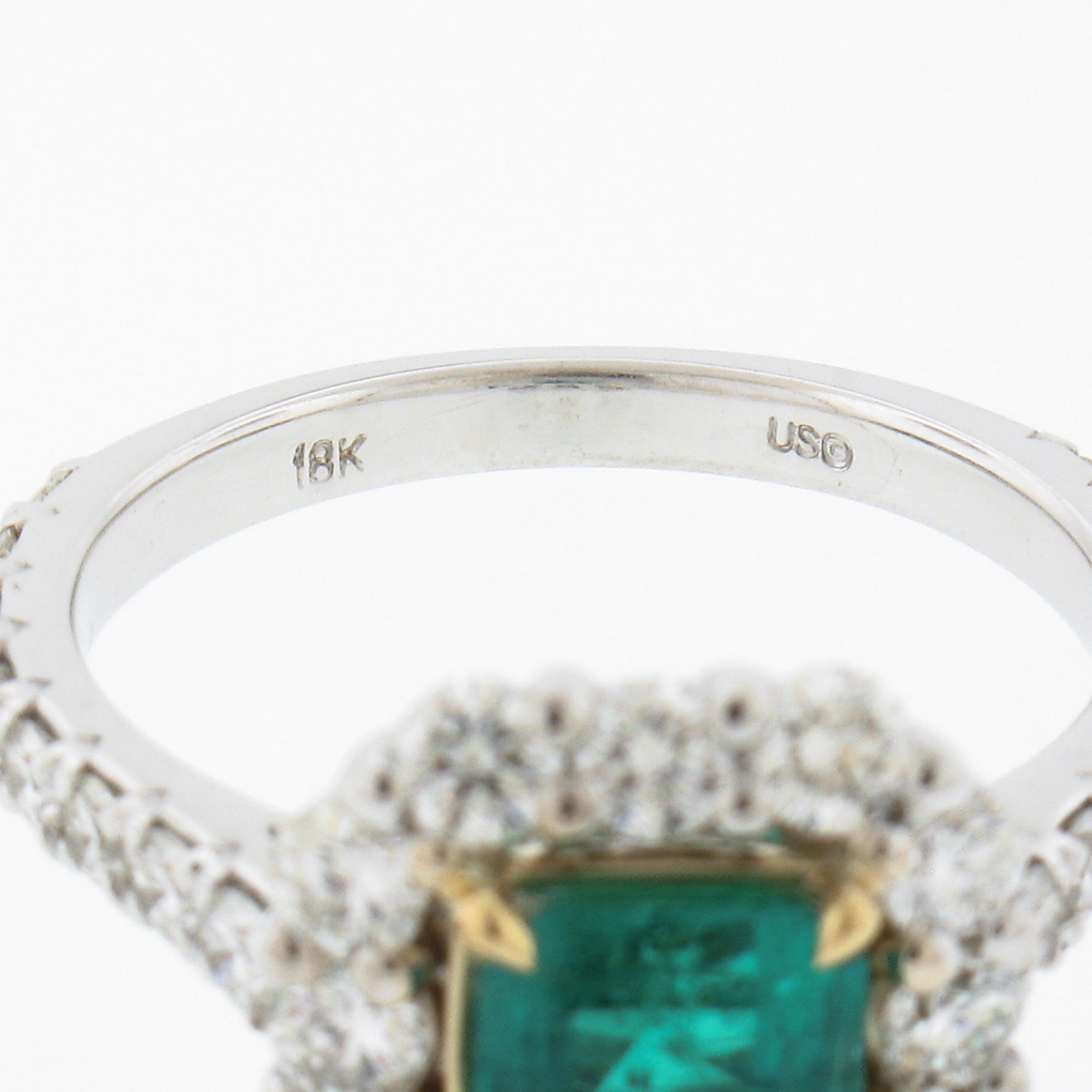 New 18k TT Gold 2.51ctw GIA Colombia Green Emerald w/ Diamond Halo Cocktail Ring For Sale 4