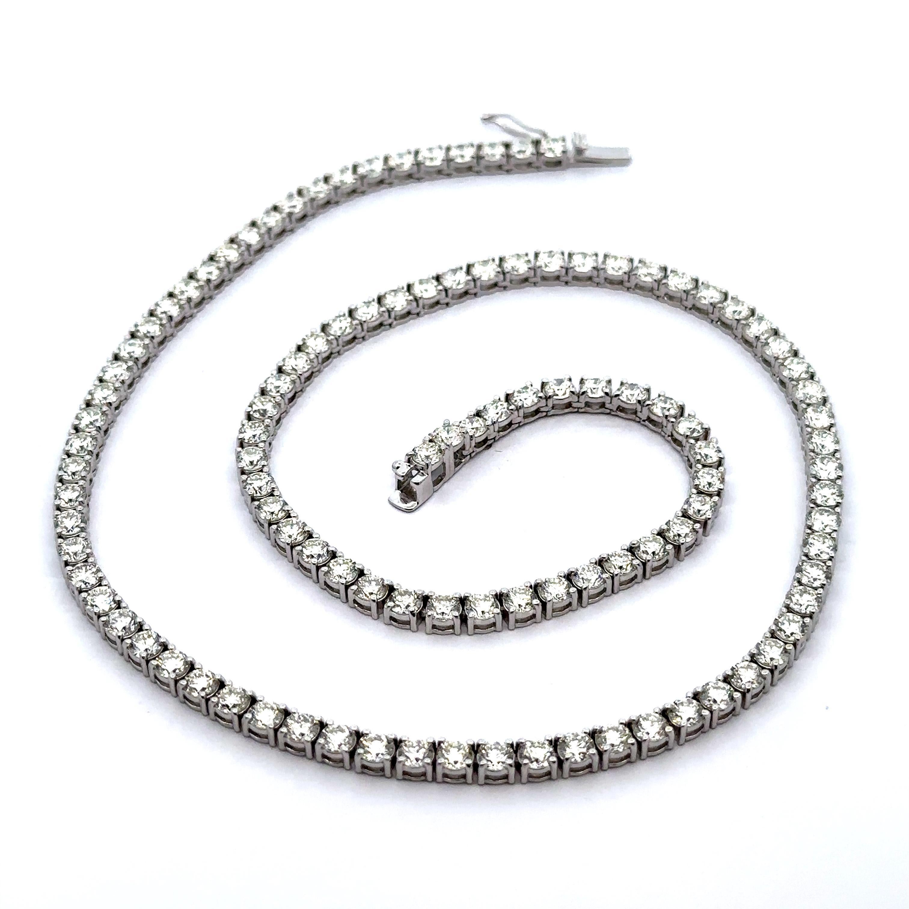 Taglio rotondo New 18k White Gold 20.80ctw VS Round Diamond Classic Line Tennis Necklace in vendita