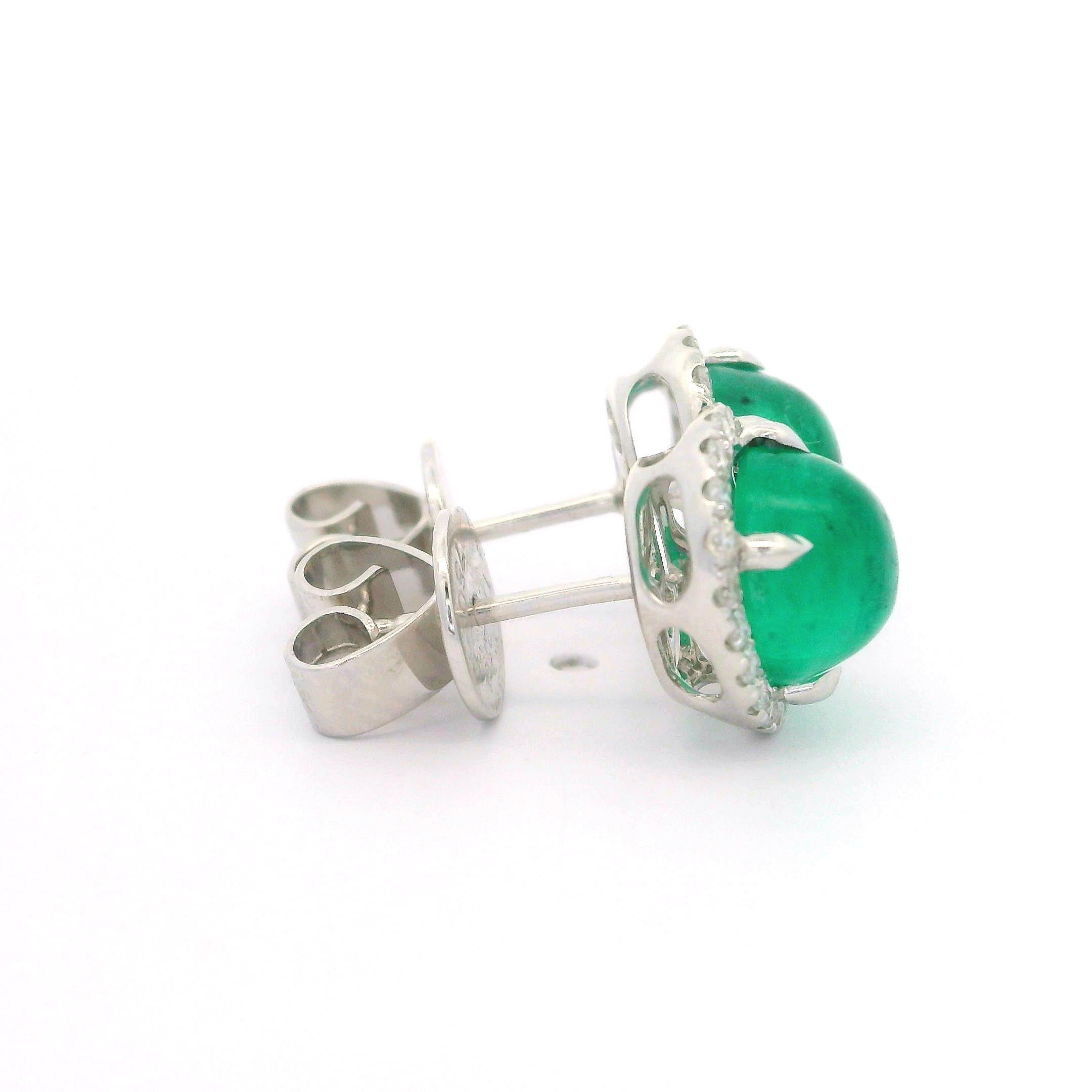New 18k White Gold 3.07ctw Oval Cabochon Emerald & Diamond Halo Stud Earrings For Sale 1
